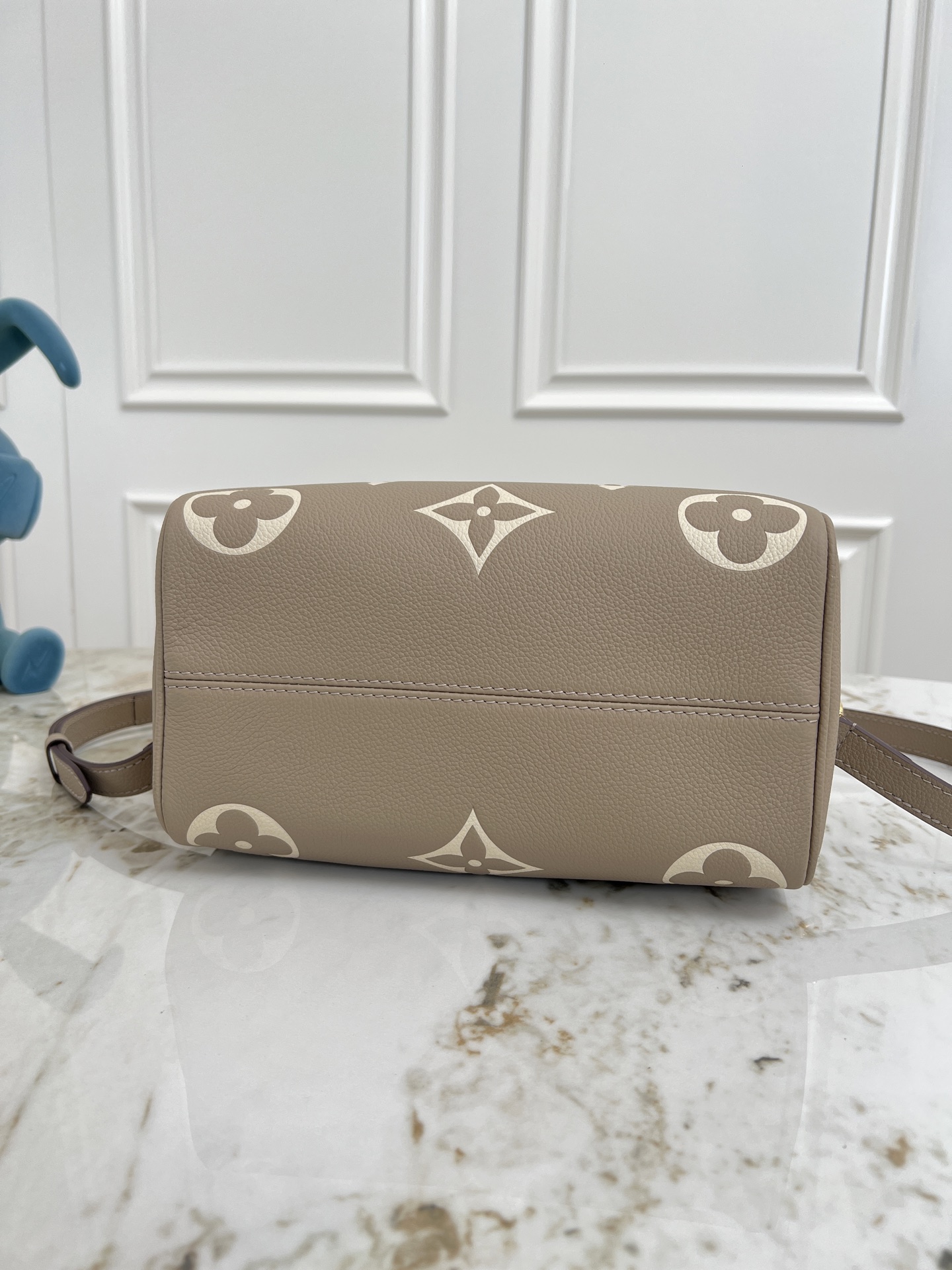 Louis Vuitton Speedy Bandoulière 25 Handbag in Monogram Empreinte Leather - Image 4