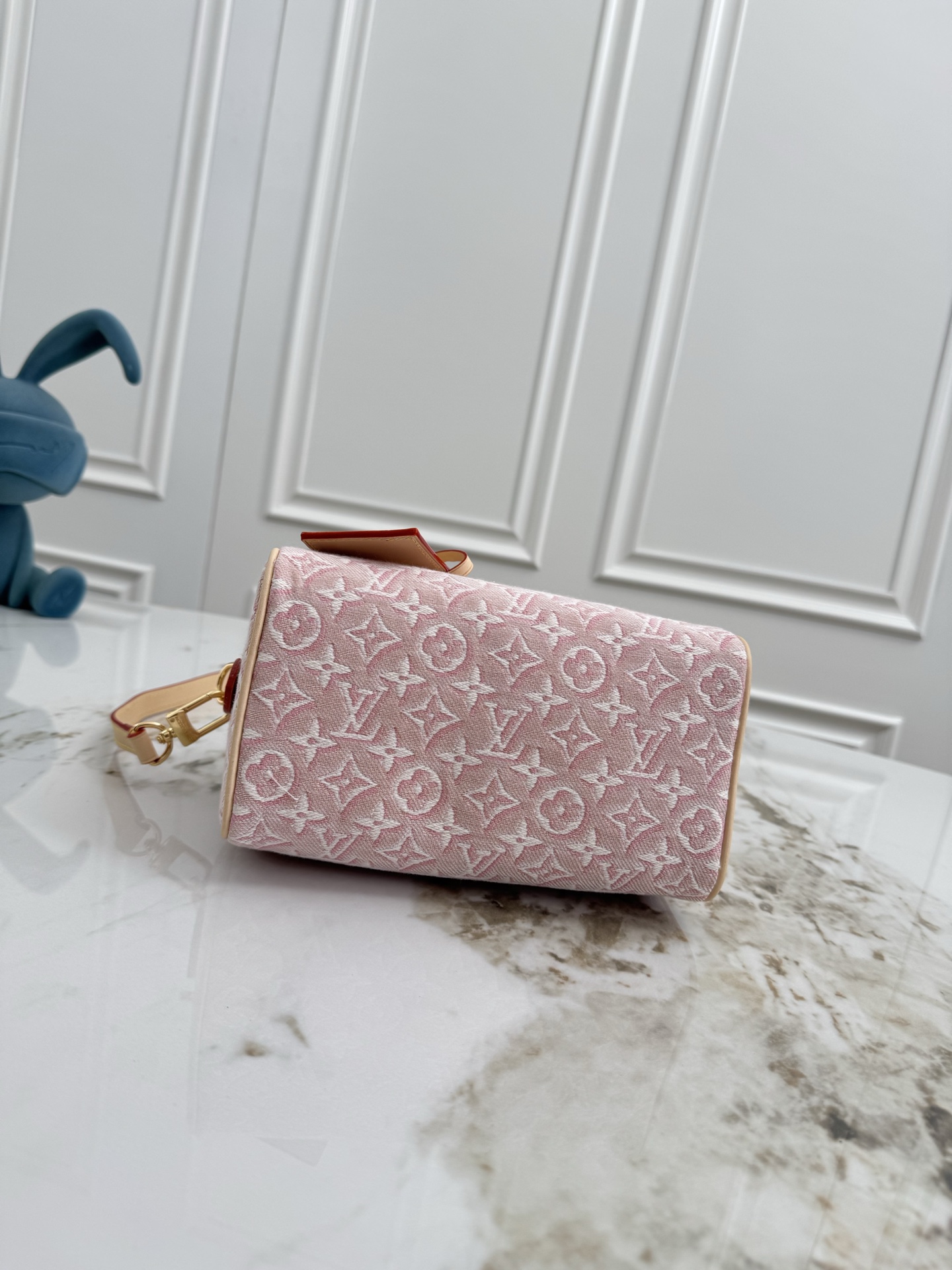 Louis Vuitton Speedy Bandoulière 20 Monogram Emblème Crossbody Bag - Image 4