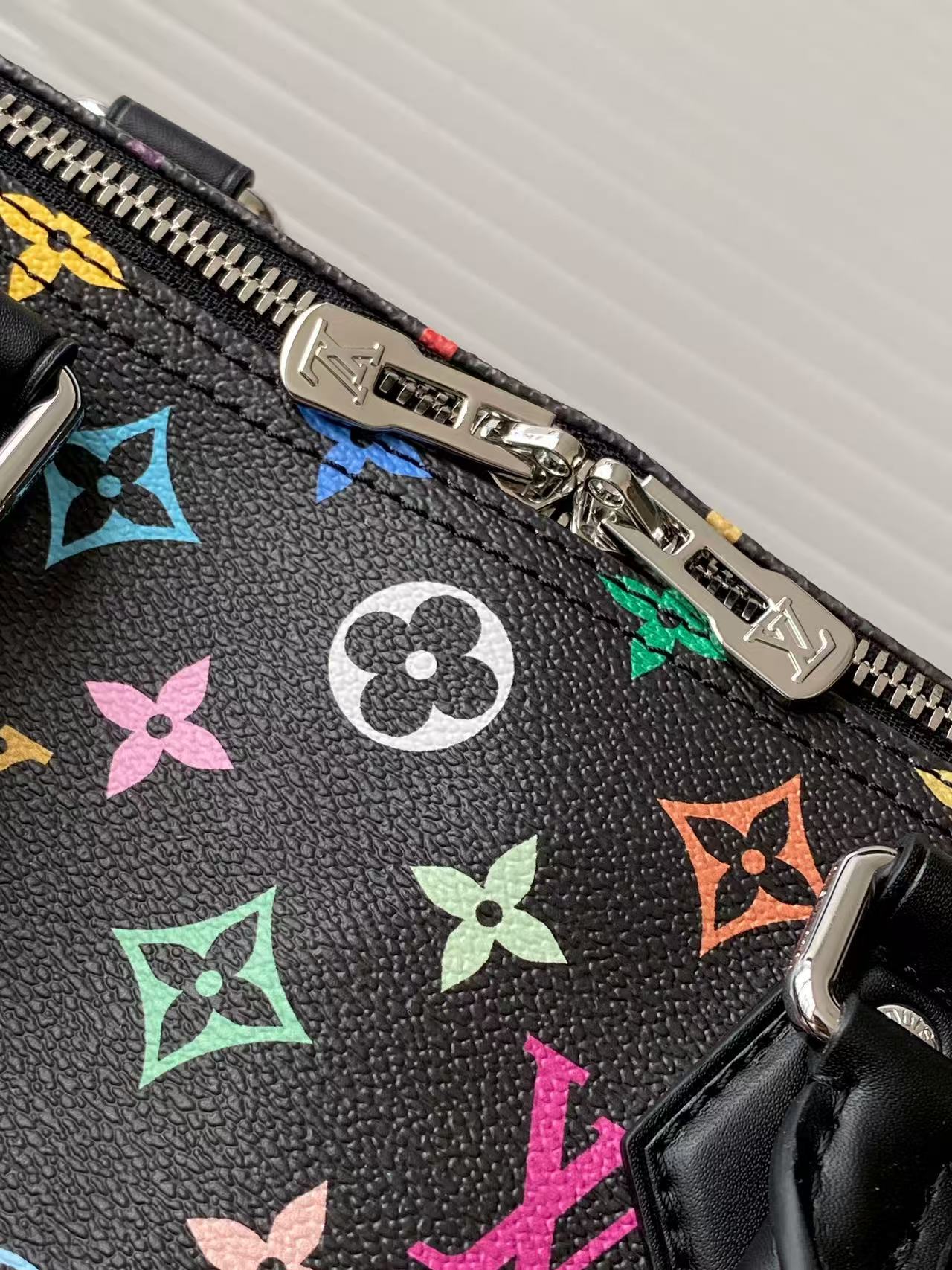 Louis Vuitton Speedy Soft 30 Monogram Handbag - Image 4