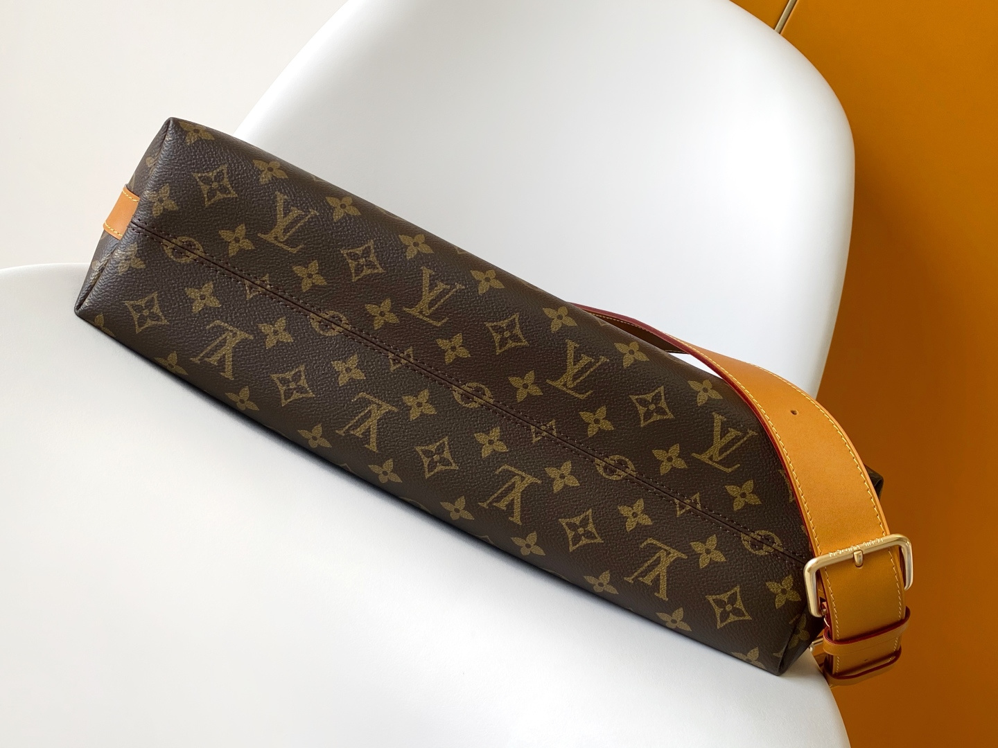 Louis Vuitton Metis Handbag M14018 in Monogram Canvas - Image 4