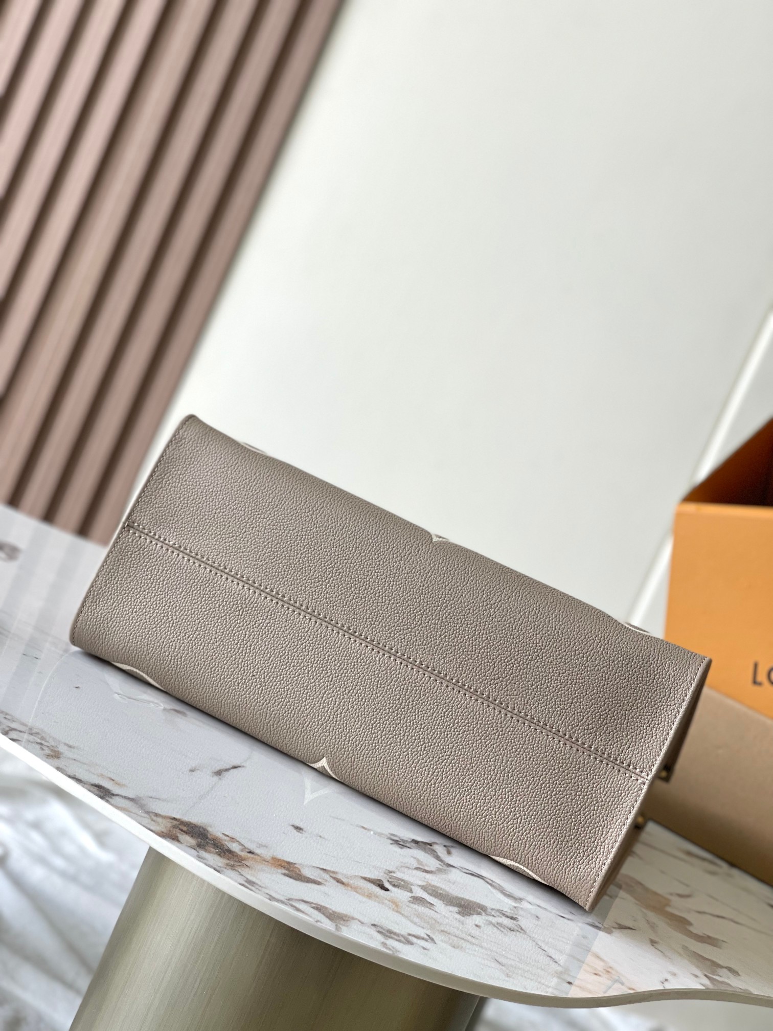 Louis Vuitton Onthego Medium Tote Bag M45494 - Image 4