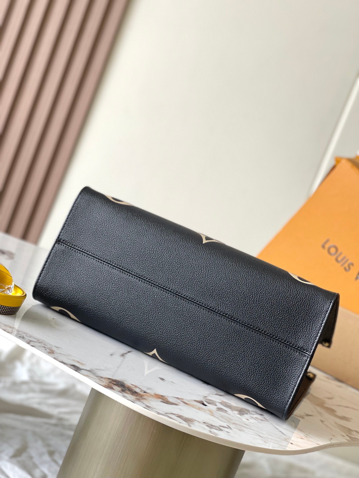 Louis Vuitton Onthego MM Tote Bag in Black - Image 4