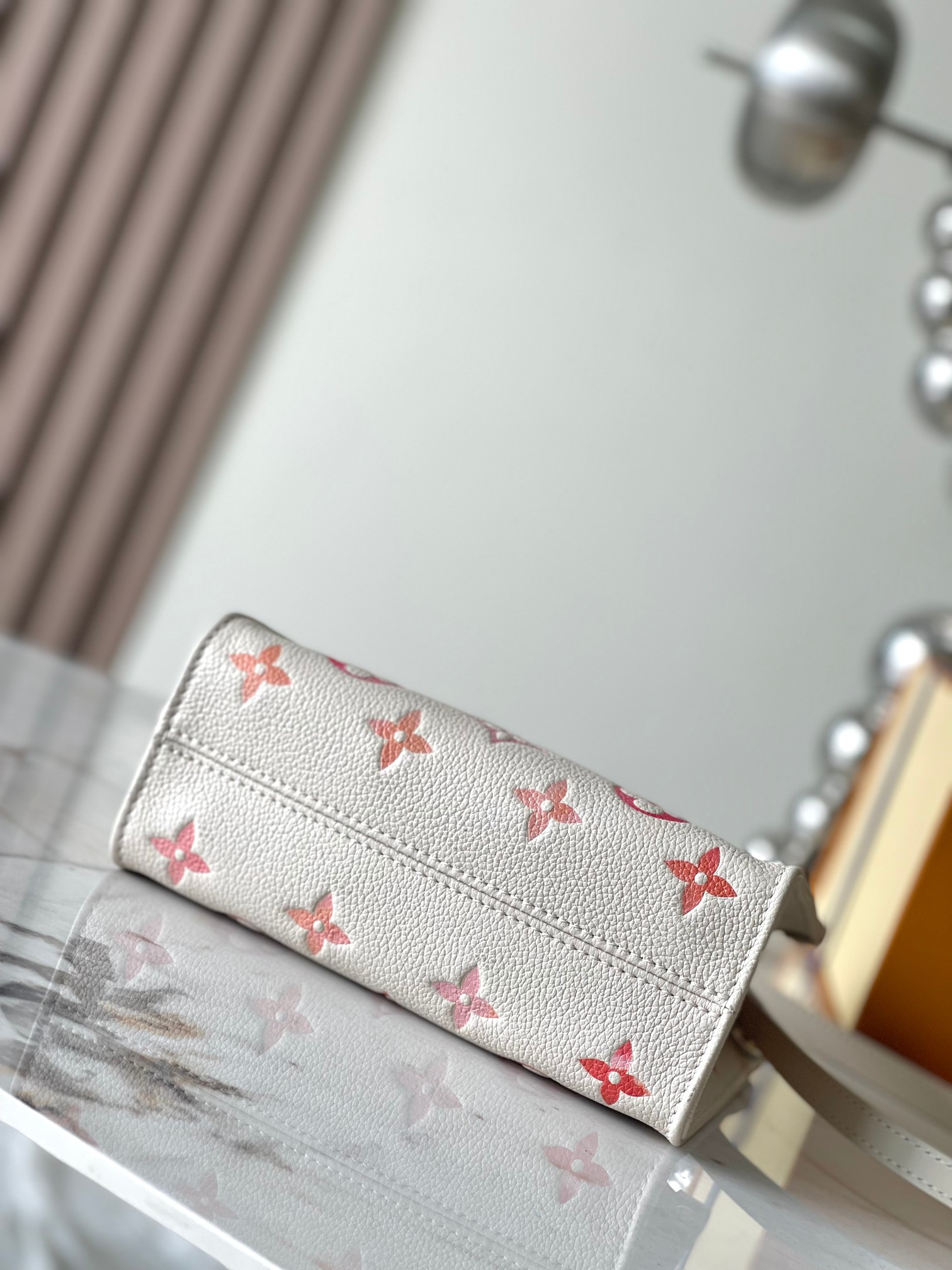 Louis Vuitton OnTheGo BB Handbag M47115 - Image 4