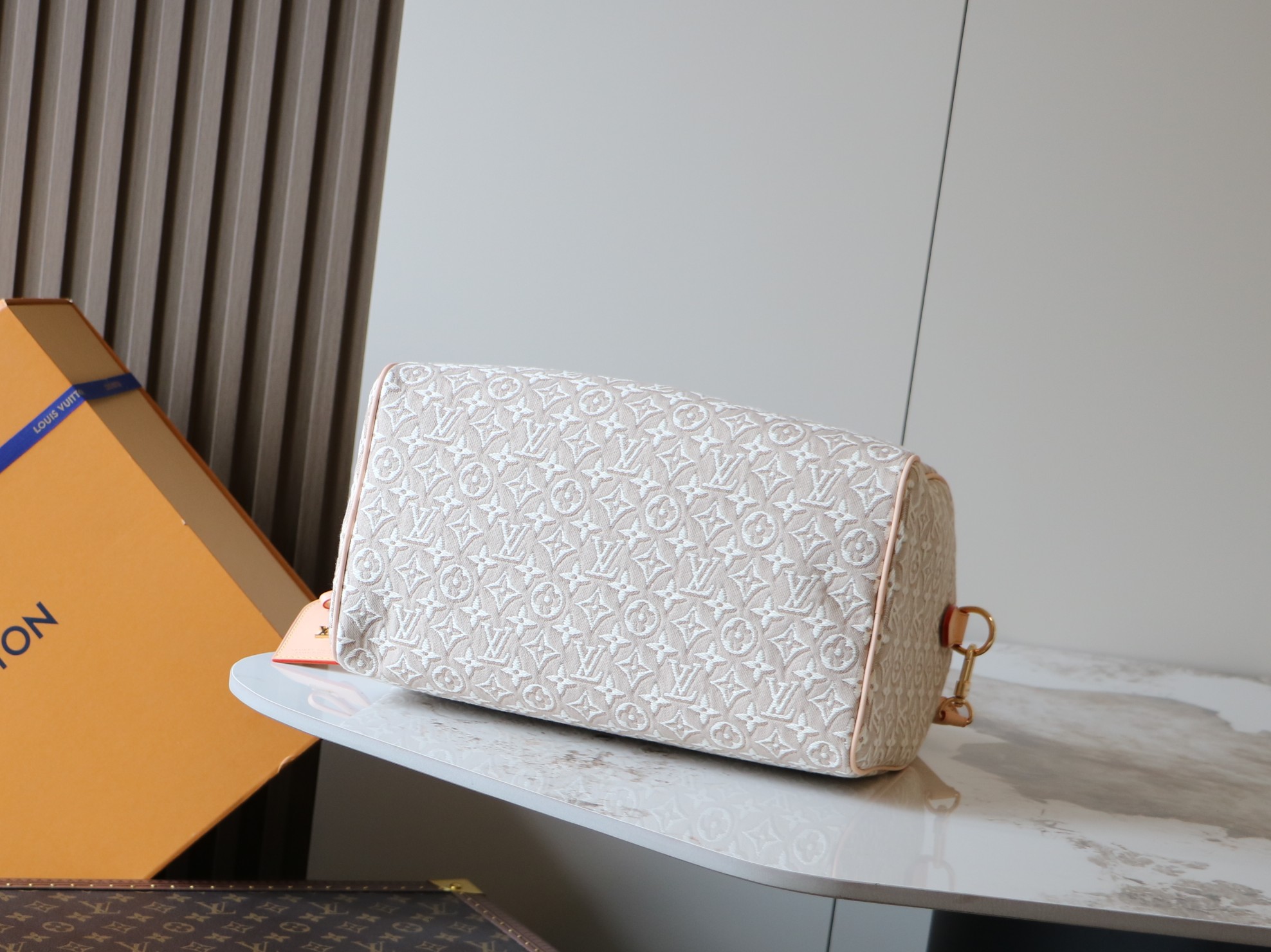 Louis Vuitton Speedy Soft 30 Handbag - Image 4