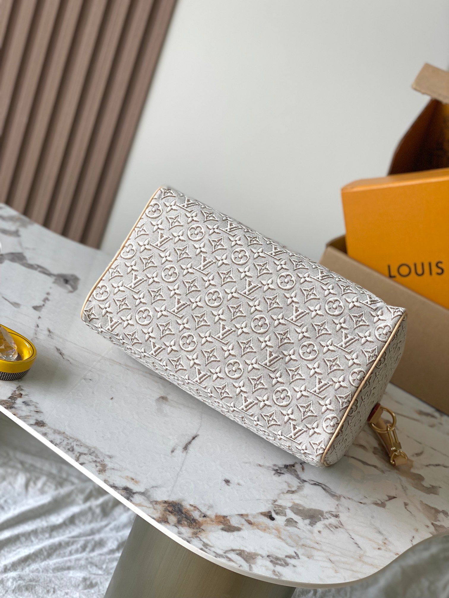 Louis Vuitton Speedy Soft 30 Handbag - Image 4