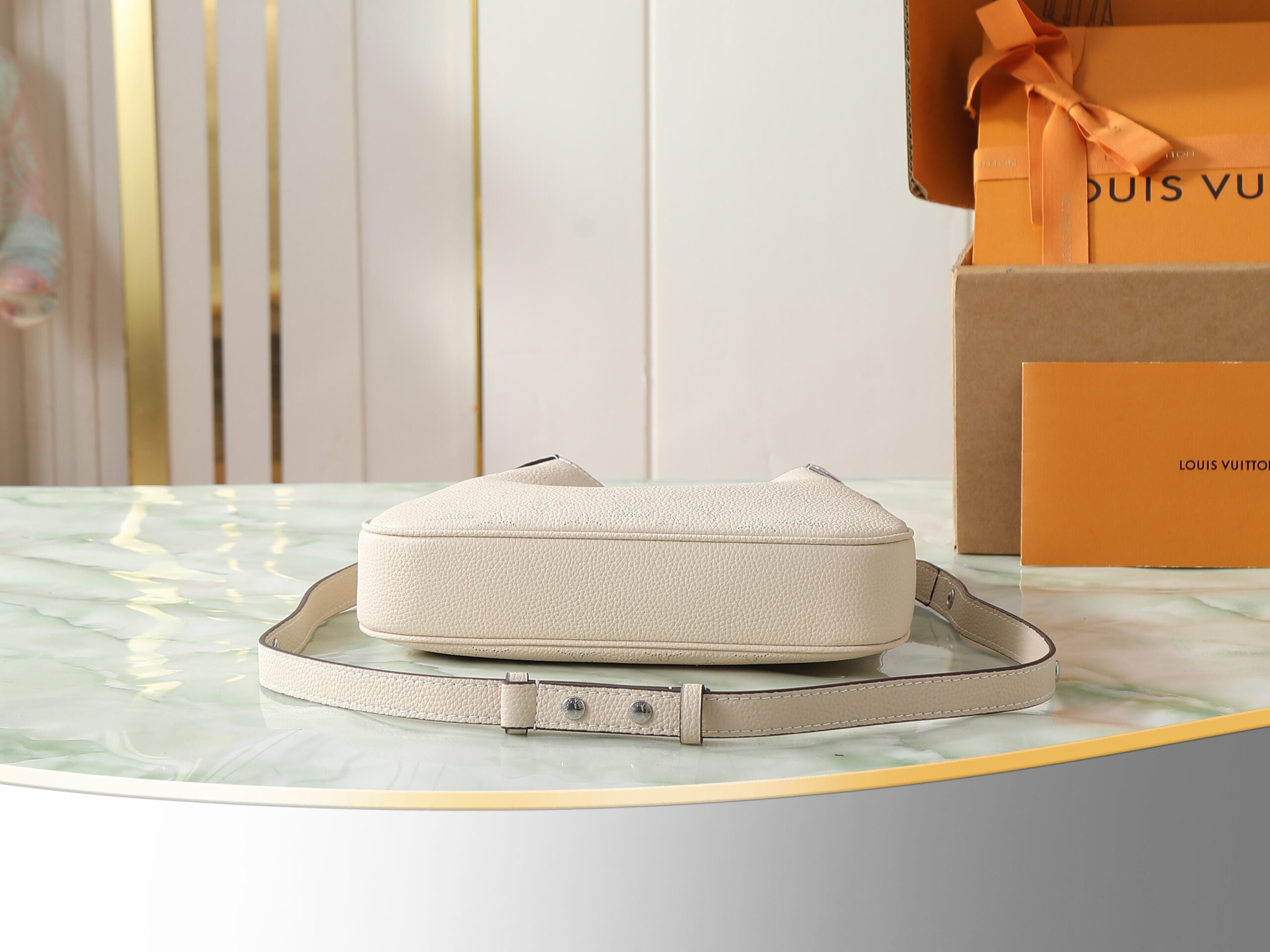 Louis Vuitton Mahina All Around Small Crossbody Bag M27459 - Image 4