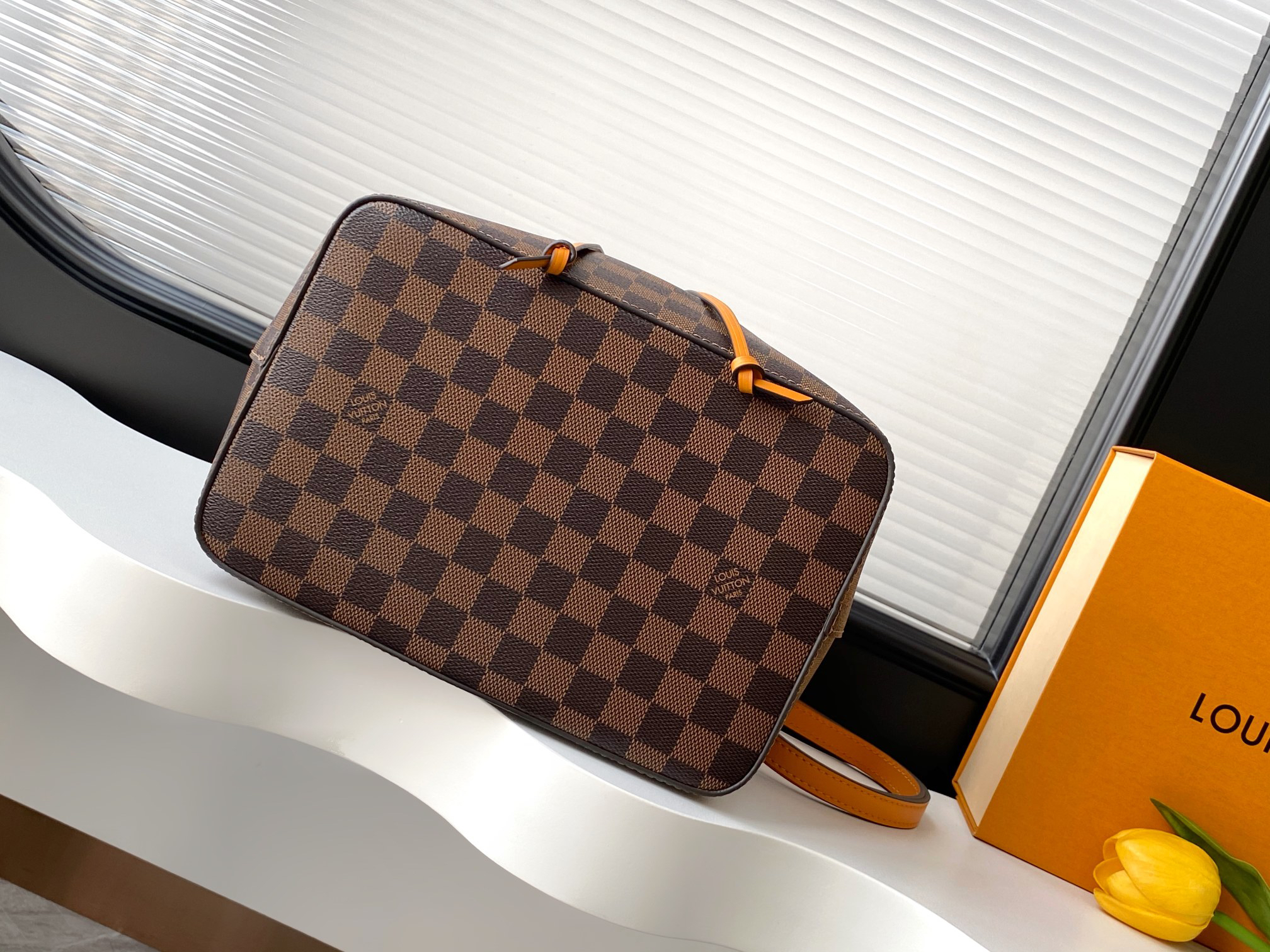 Louis Vuitton NeoNoé Bucket Bag - Image 4