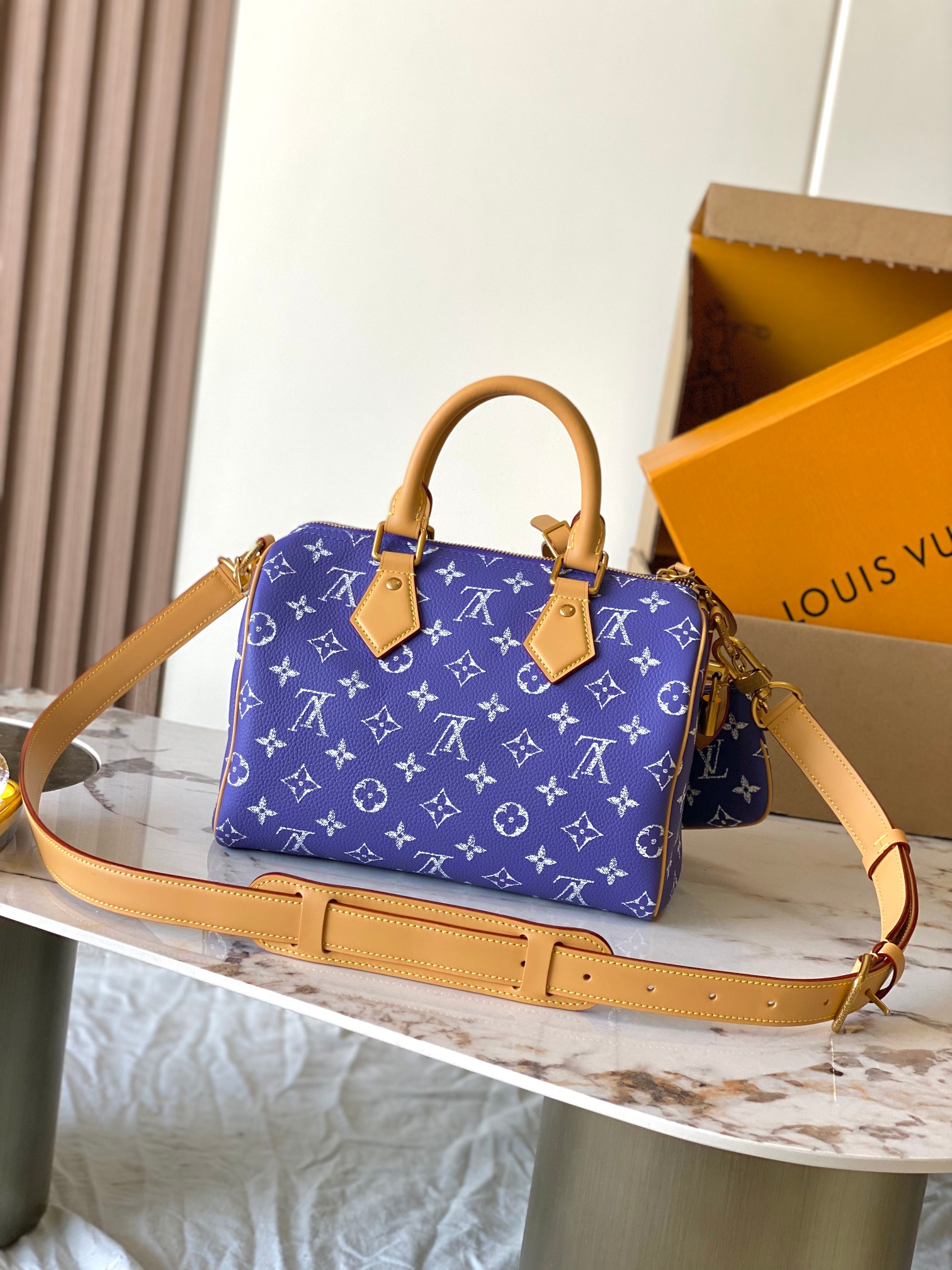 Speedy Bandoulière 25 Crossbody Bag - Image 4