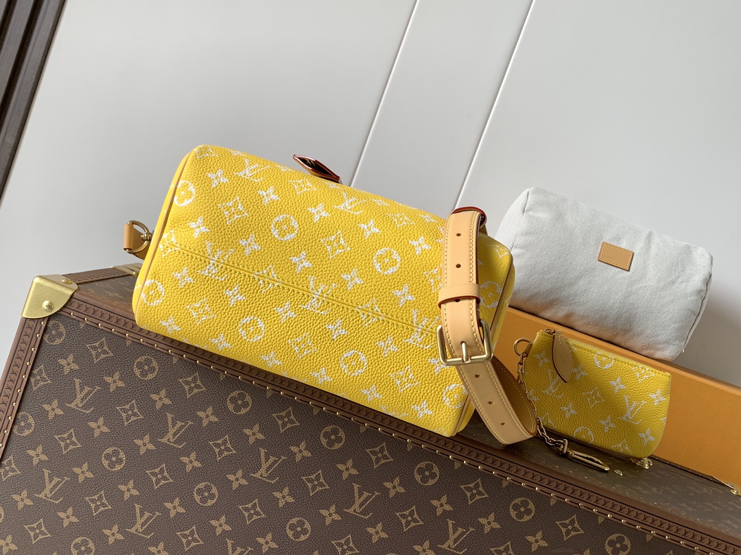 Louis Vuitton Speedy P9 Bandouliere 30 Monogram Leather Shoulder Bag - Image 4