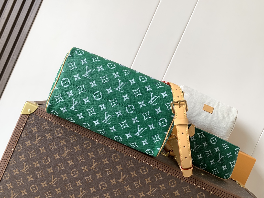 Louis Vuitton Speedy P9 Bandoulière 30 Monogram Leather Handbag - Image 4