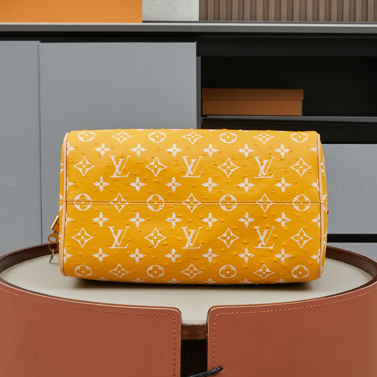 Louis Vuitton Speedy Bandouliere 30 Monogram Leather Handbag - Image 4
