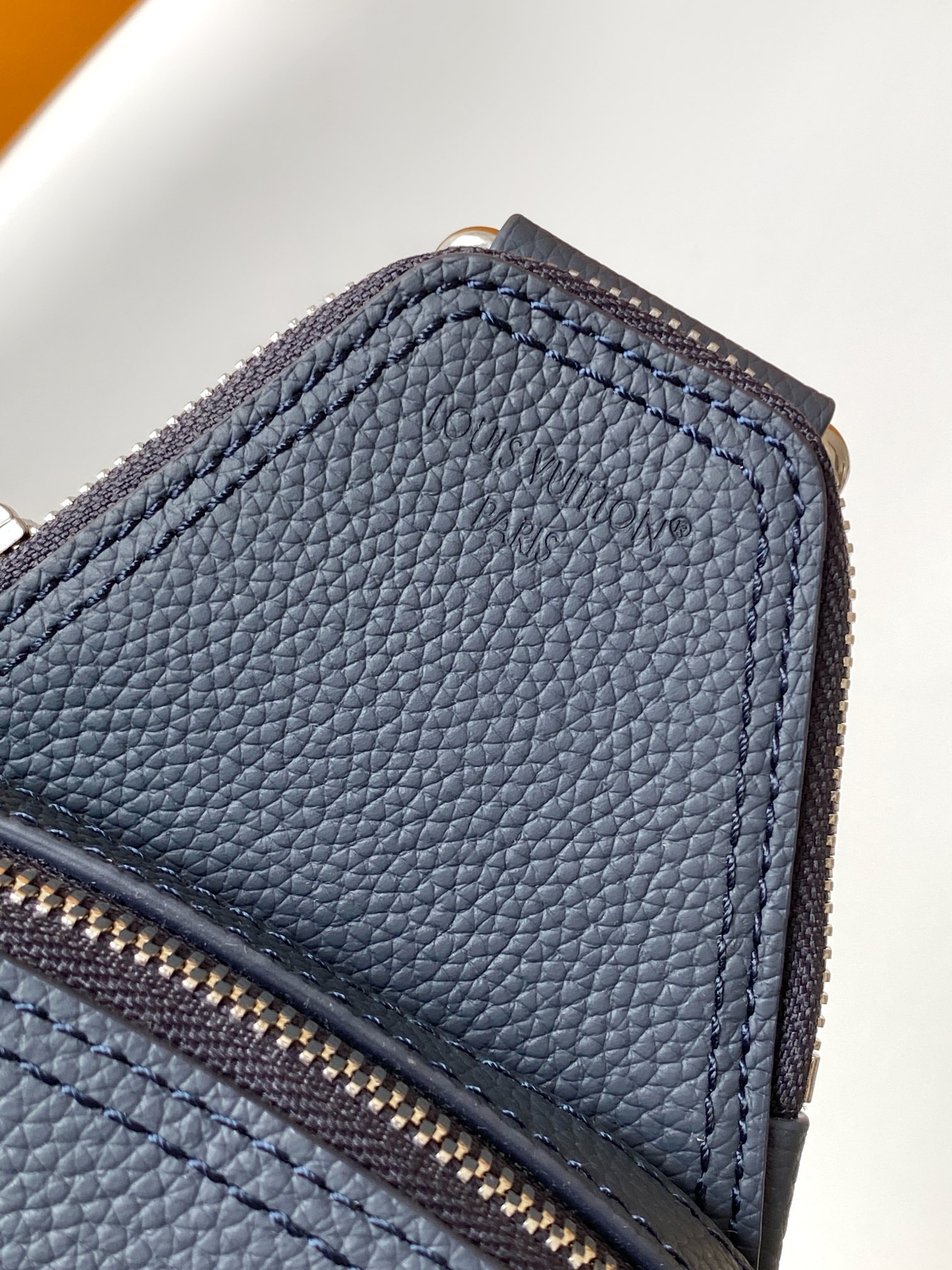 Louis Vuitton LV Aerogram Avenue Sling Bag PM - Image 4