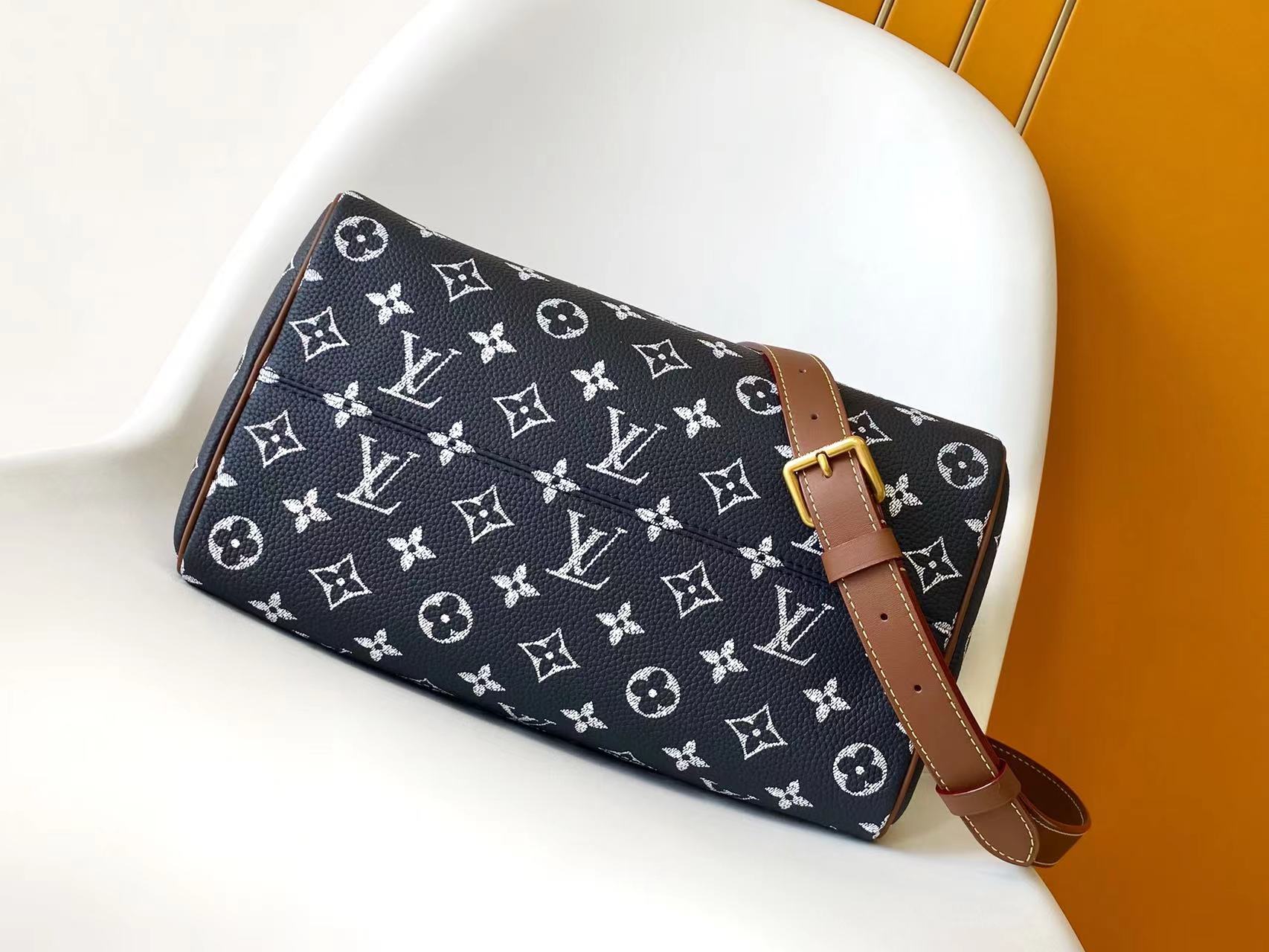 Louis Vuitton Speedy P9 Bandouliere 30 Monogram Leather Crossbody Bag - Image 4