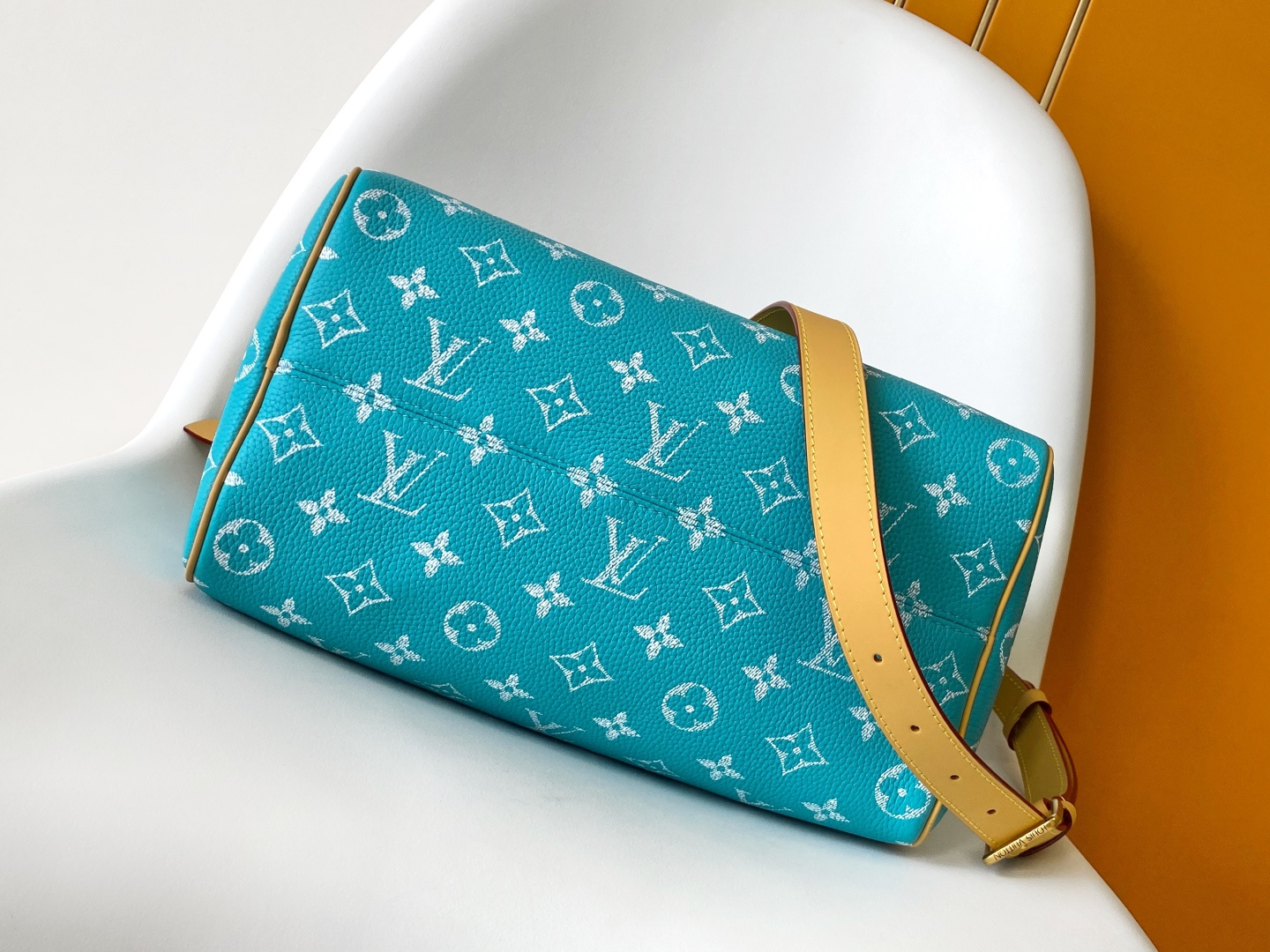 Speedy P9 Bandouliere 30 Monogram Leather Crossbody Bag - Image 4