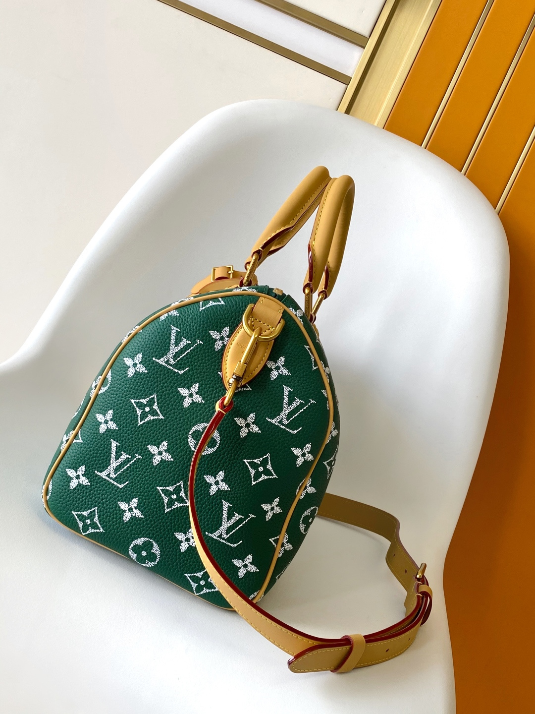 Speedy P9 Bandoulière 30 Monogram Leather Handbag - Image 4
