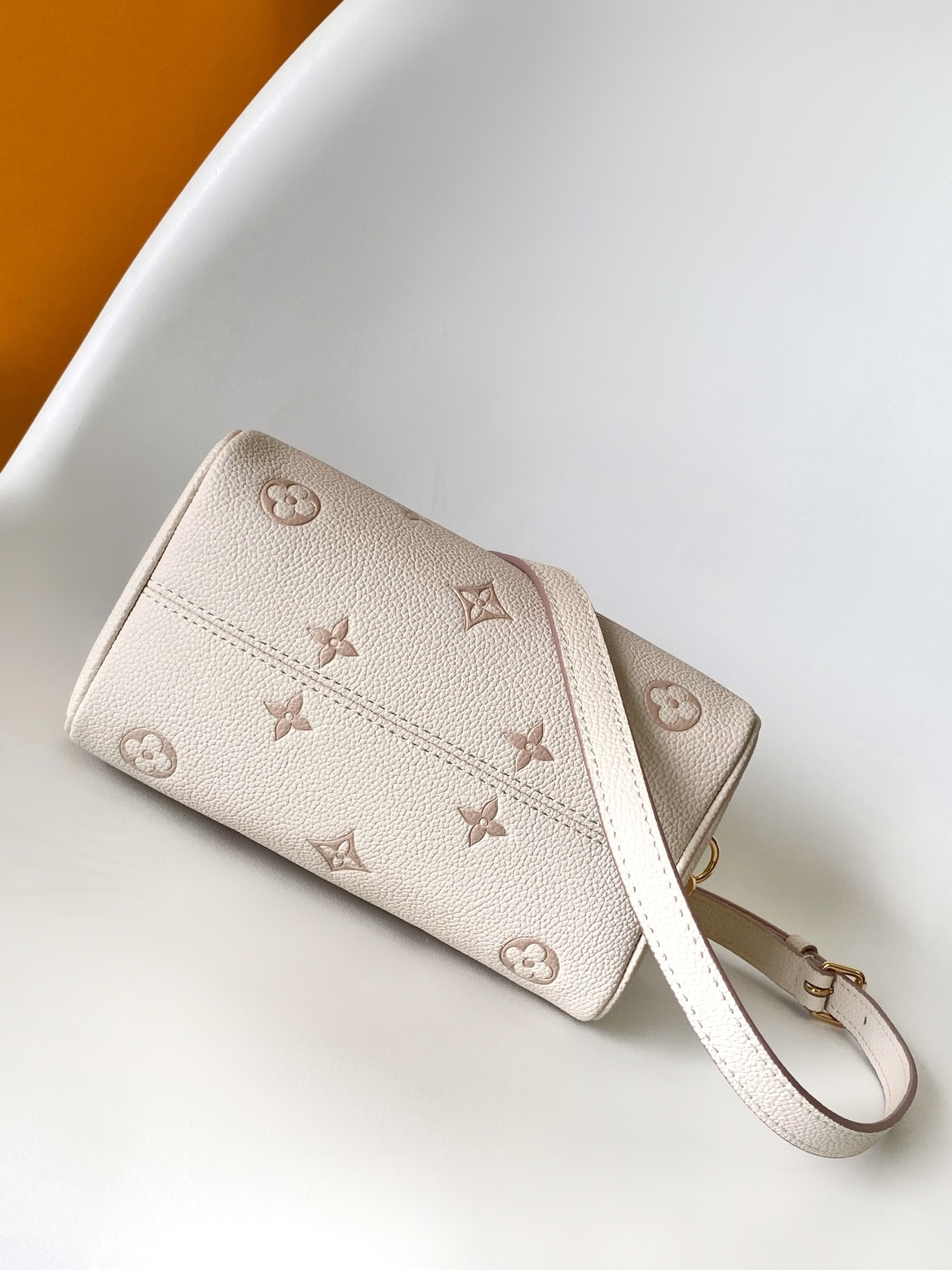 Louis Vuitton Speedy Bandouliere 20 Handbag - Image 4