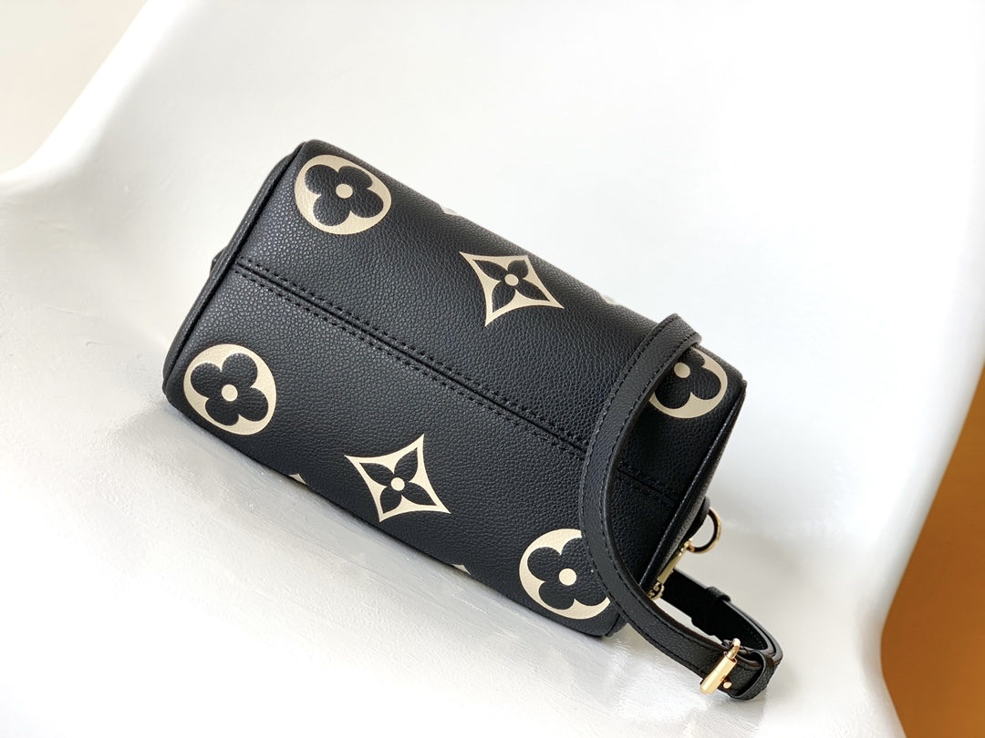 Louis Vuitton Speedy Bandouliere 20 Monogram Empreinte Leather Crossbody Bag - Image 4
