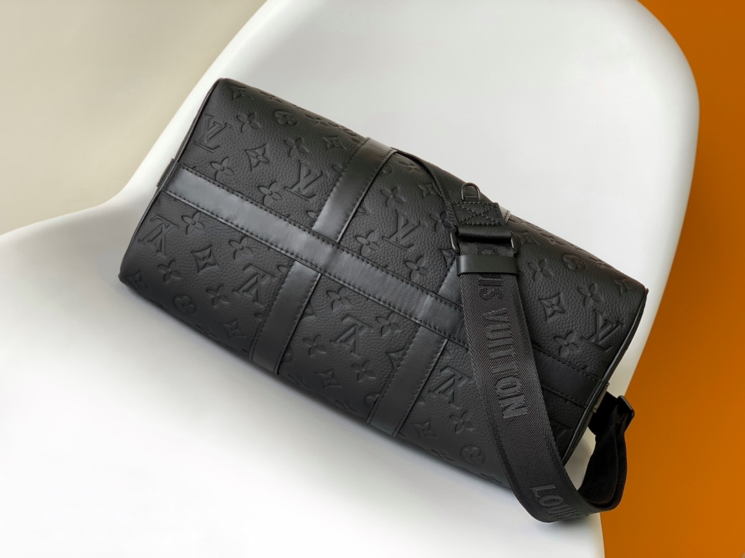 Louis Vuitton Keepall Bandoulière 35 Travel Bag in Monogram Eclipse Canvas - Image 4