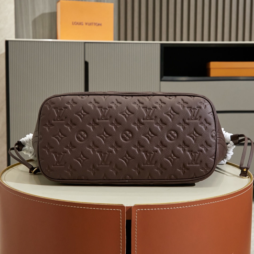 Louis Vuitton Neverfull MM Shopping Tote - Image 4