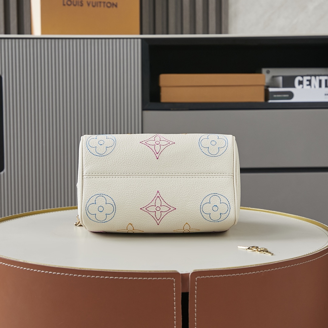 Louis Vuitton Speedy Bandouliere 20 Monogram Empreinte Leather Crossbody Bag - Image 4