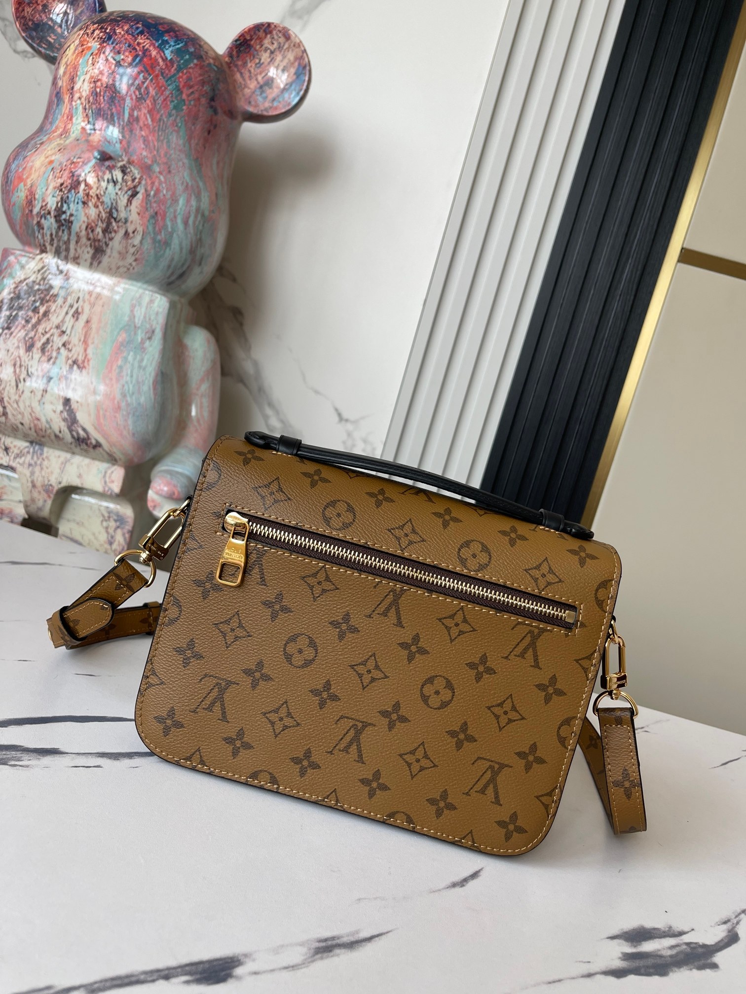 Louis Vuitton Pochette Métis Monogram Shoulder Bag - Image 4