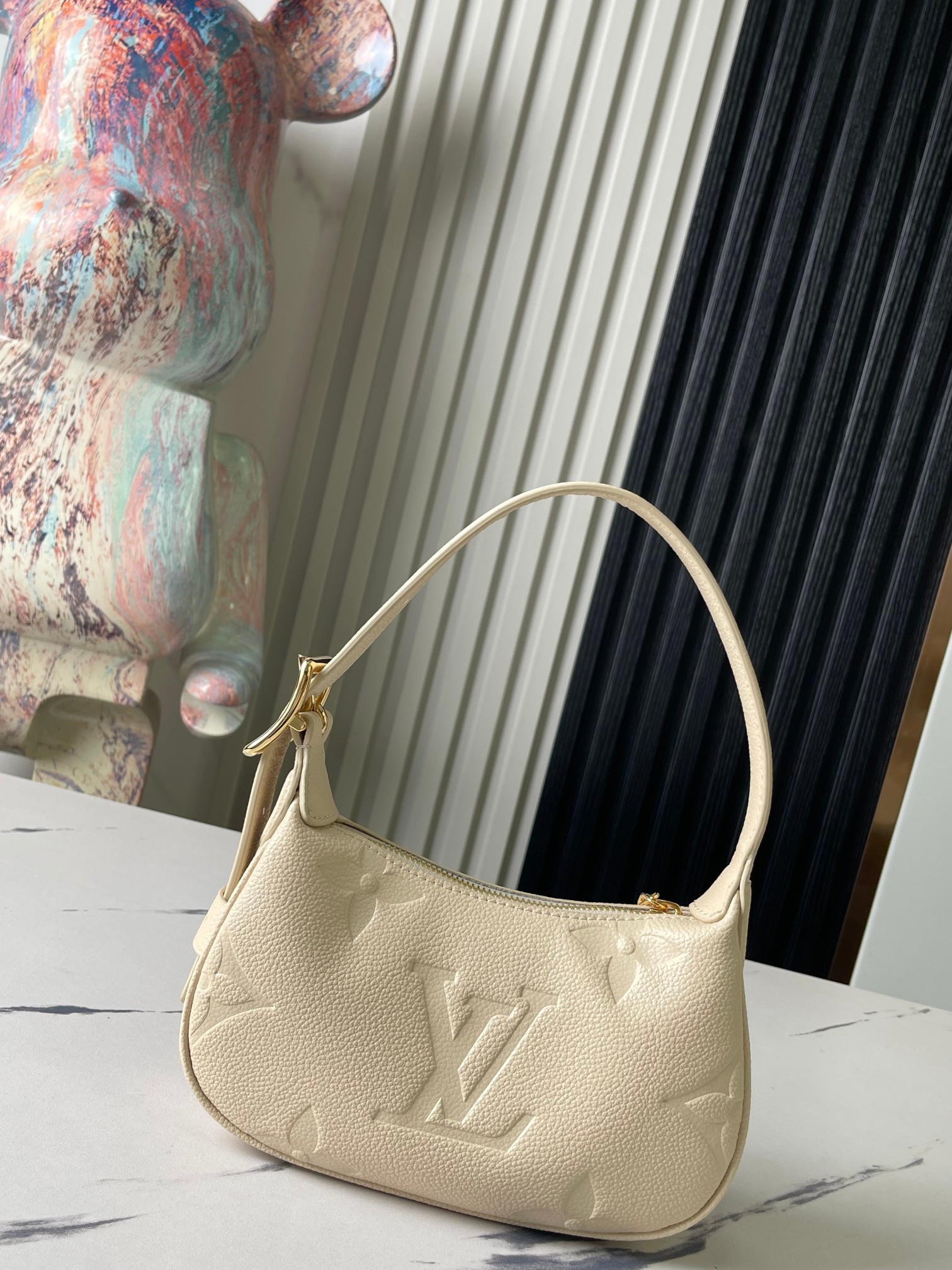 Louis Vuitton Mini Moon Handbag M82391 / M82519 White - Image 4