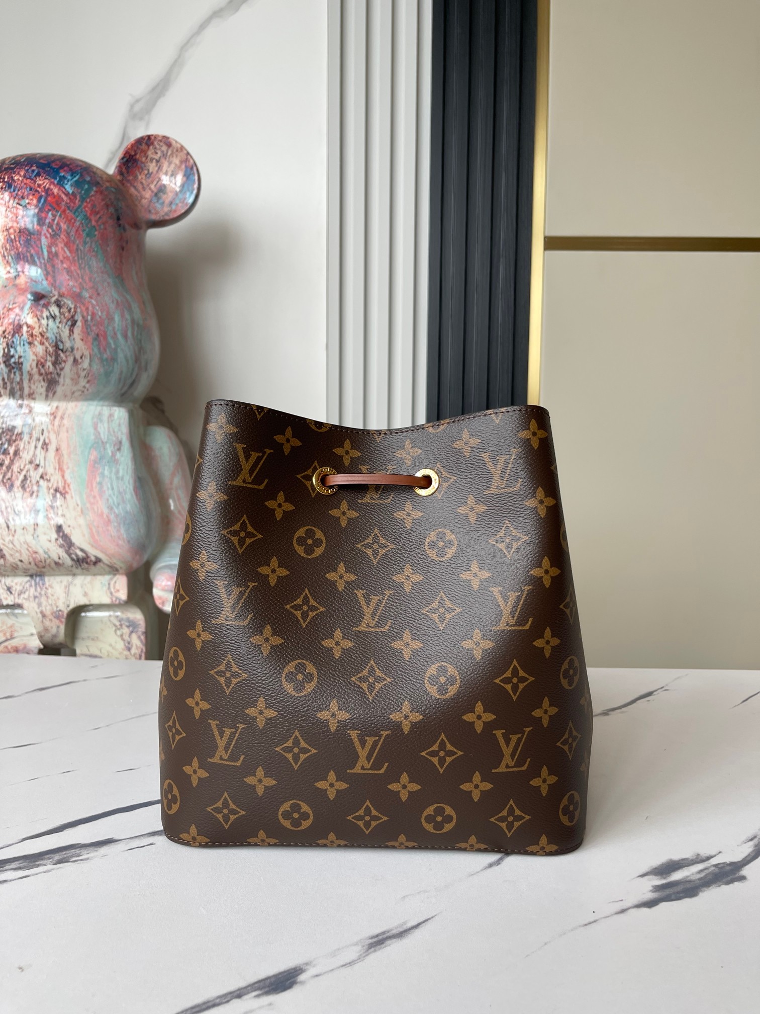 Louis Vuitton NeoNoe Monogram Bucket Crossbody Bag M44887 – Caramel - Image 4