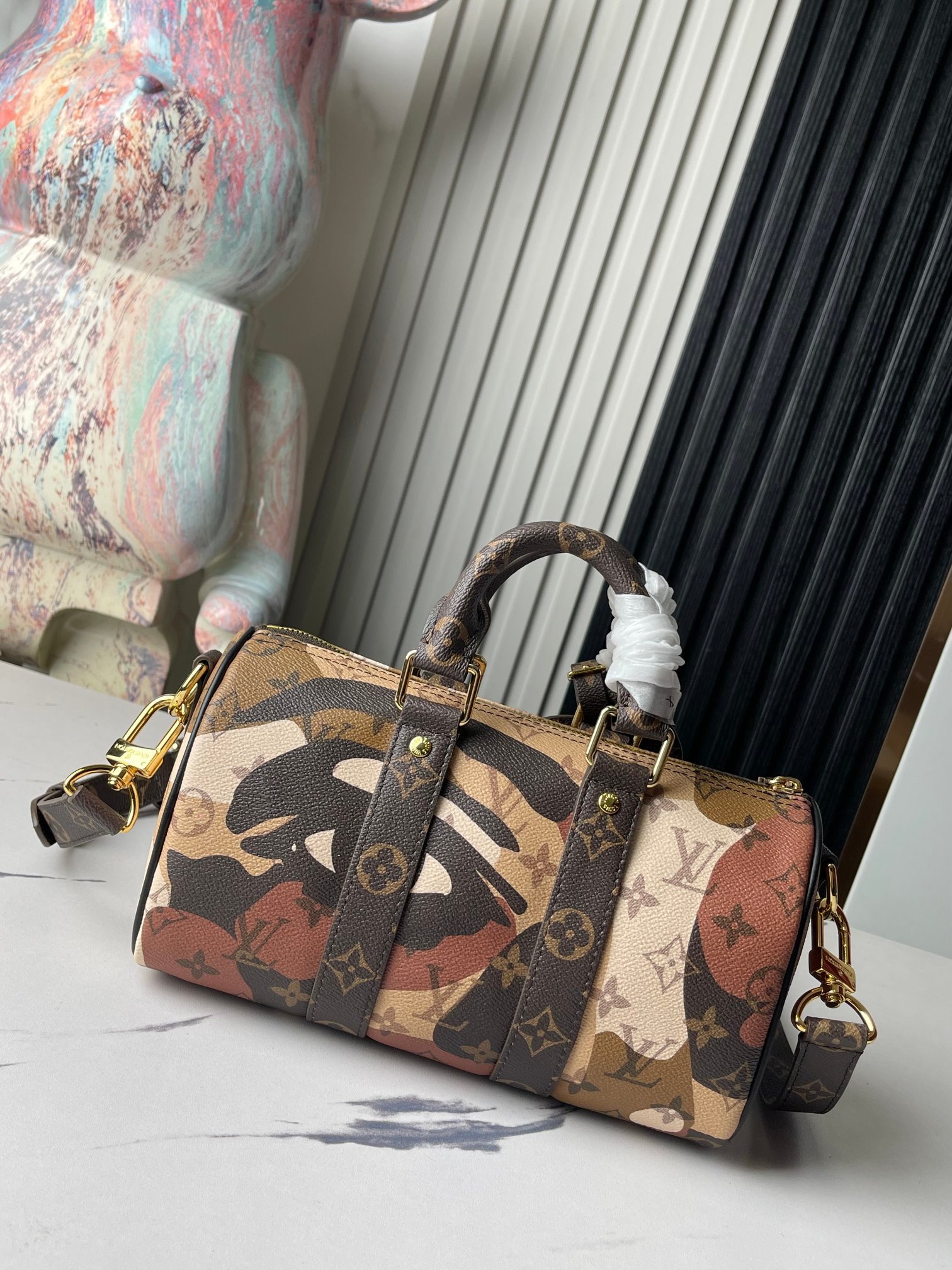 Louis Vuitton Keepall Bandoulière 25 Monogram Shoulder Bag - Image 4