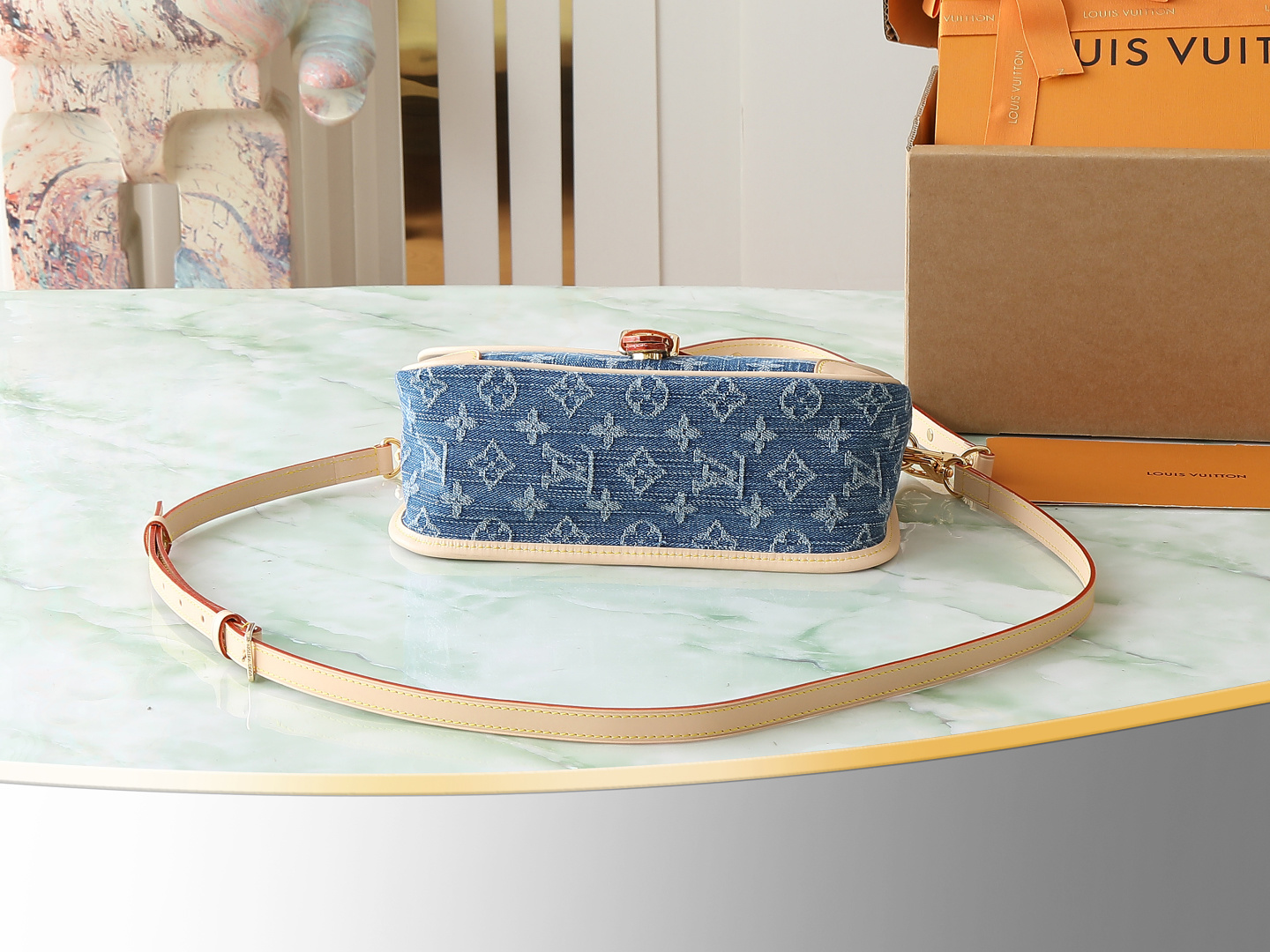 Louis Vuitton Diane Monogram Empreinte Shoulder Bag M13070 - Image 4
