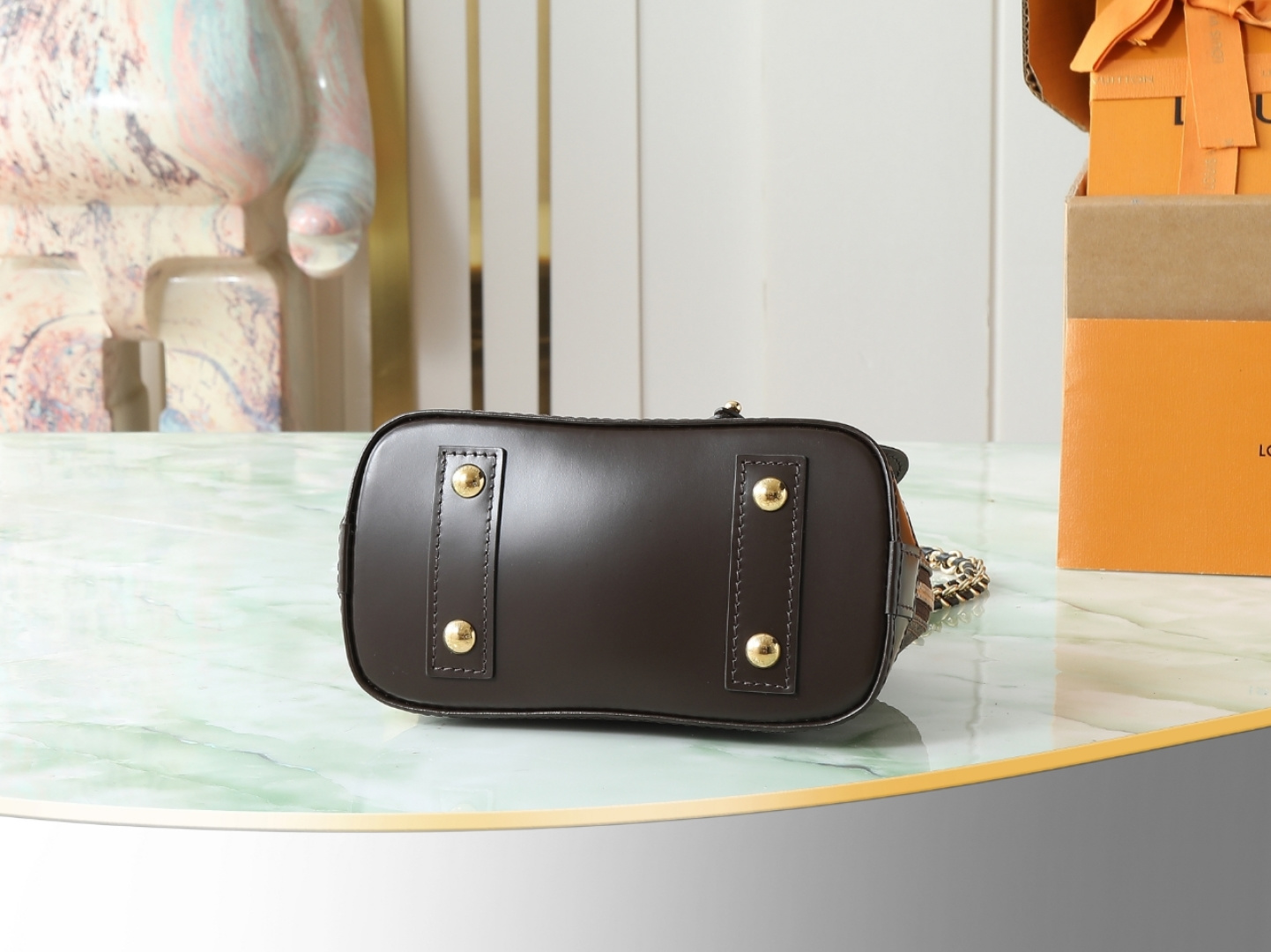 Alma Mini M14339 Leather Chain-Detail Handbag - Image 4