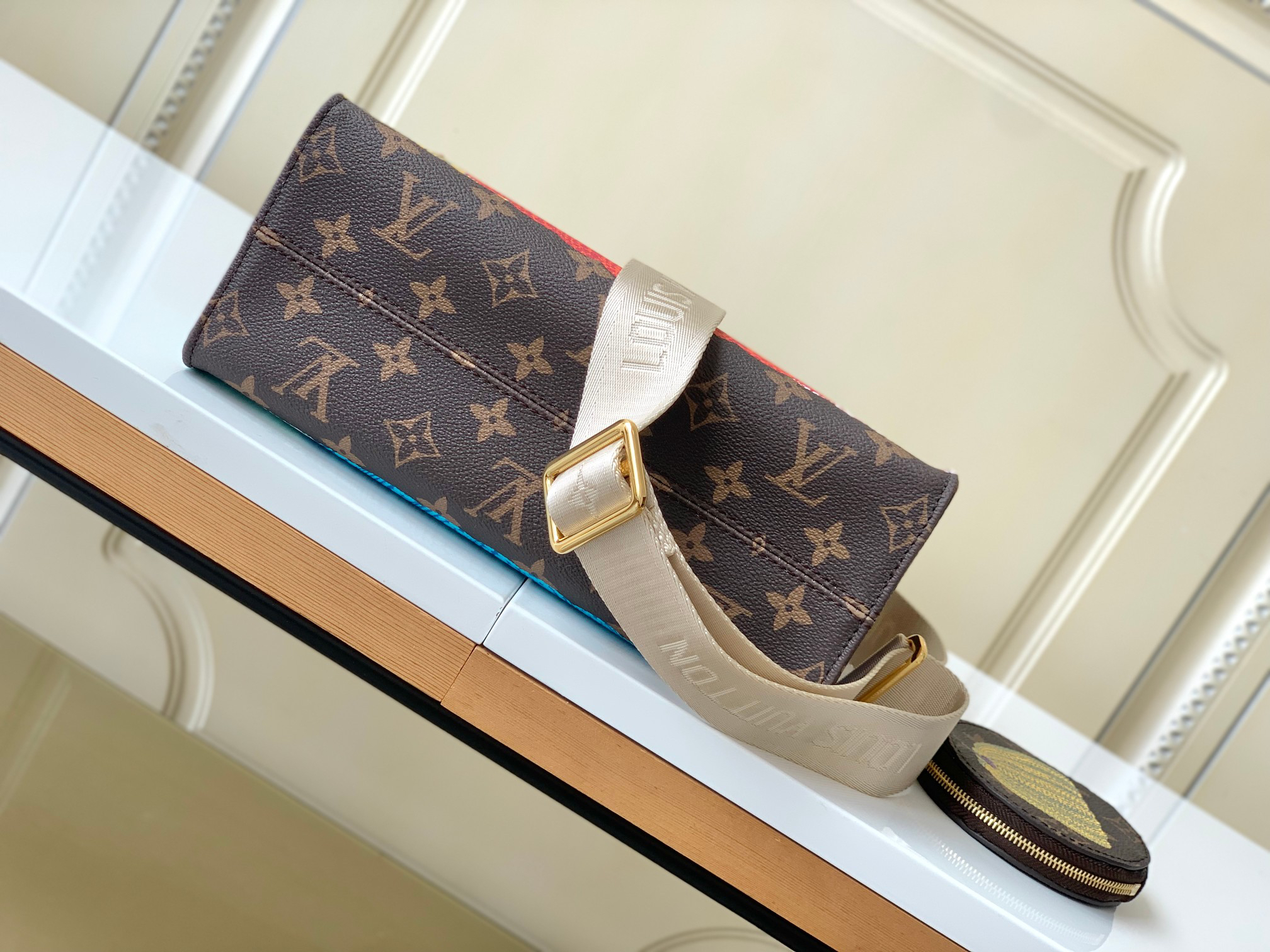Louis Vuitton OnTheGo Small Handbag with Yayoi Kusama Monogram Canvas - Image 4