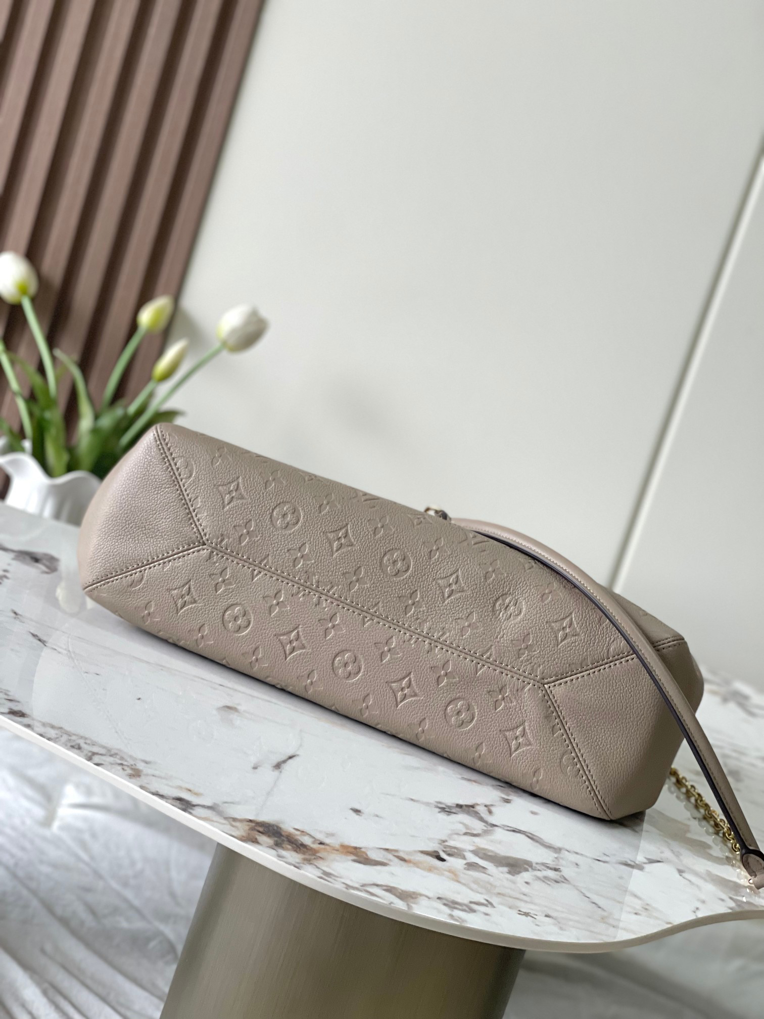 Louis Vuitton Anytime Medium Shoulder Bag in Monogram Empreinte Leather - Image 4