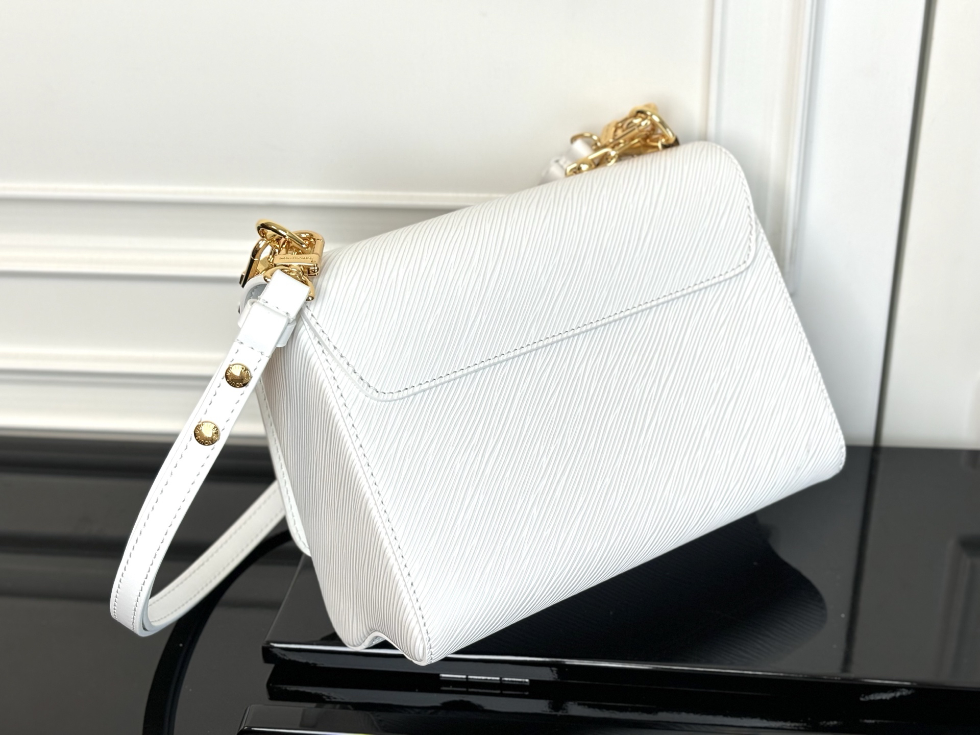 Louis Vuitton x Murakami Twist MM Slim Bag in White - Image 4