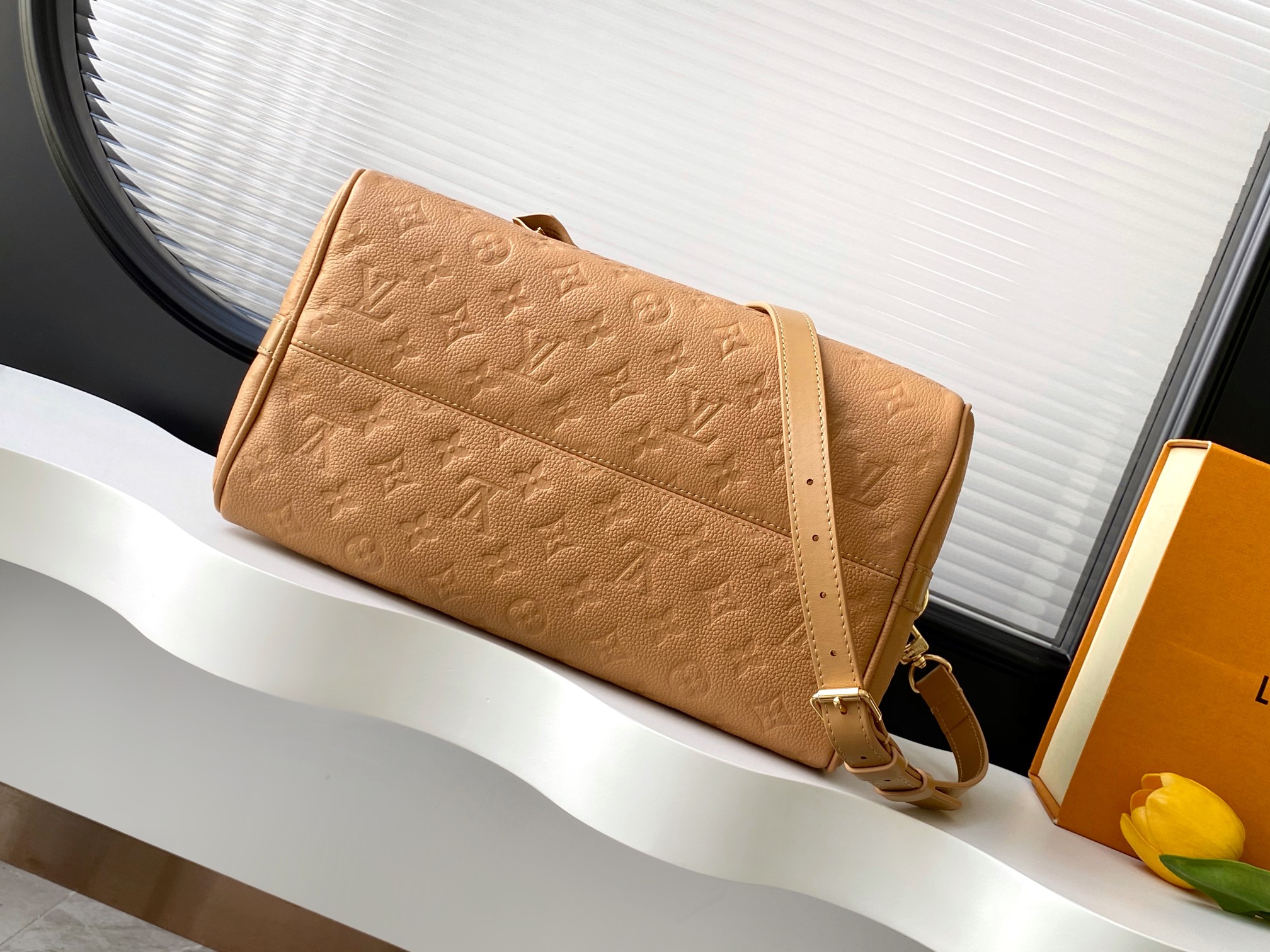 Louis Vuitton Speedy Soft 30 Handbag - Image 4