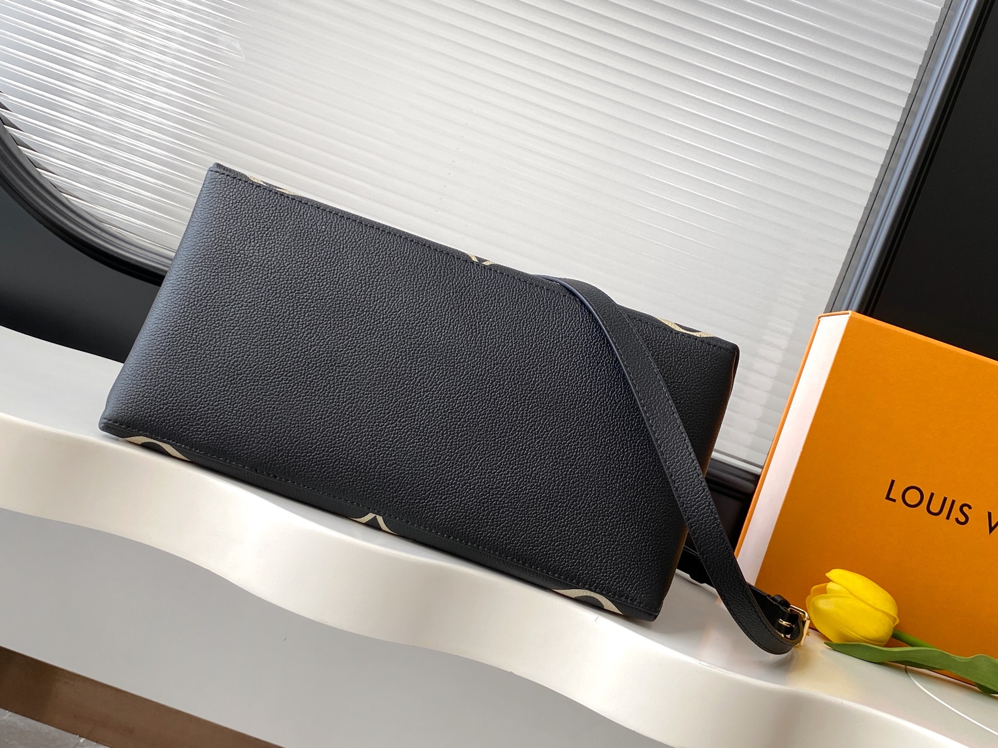Louis Vuitton Grand Palais Handbag M45842 in Black - Image 4