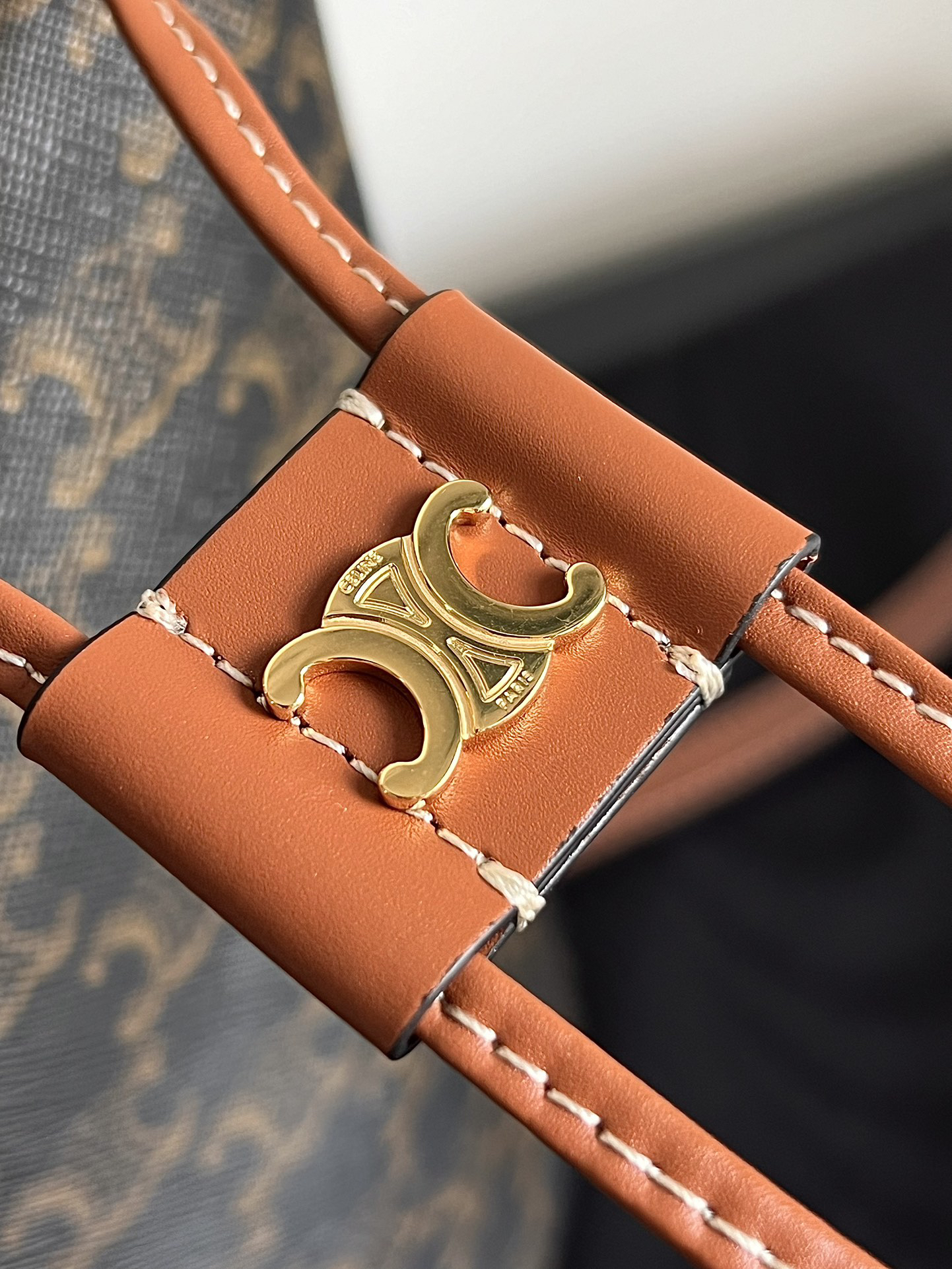 CLARA Logo-Print Leather Drawstring Bucket Handbag - Image 4
