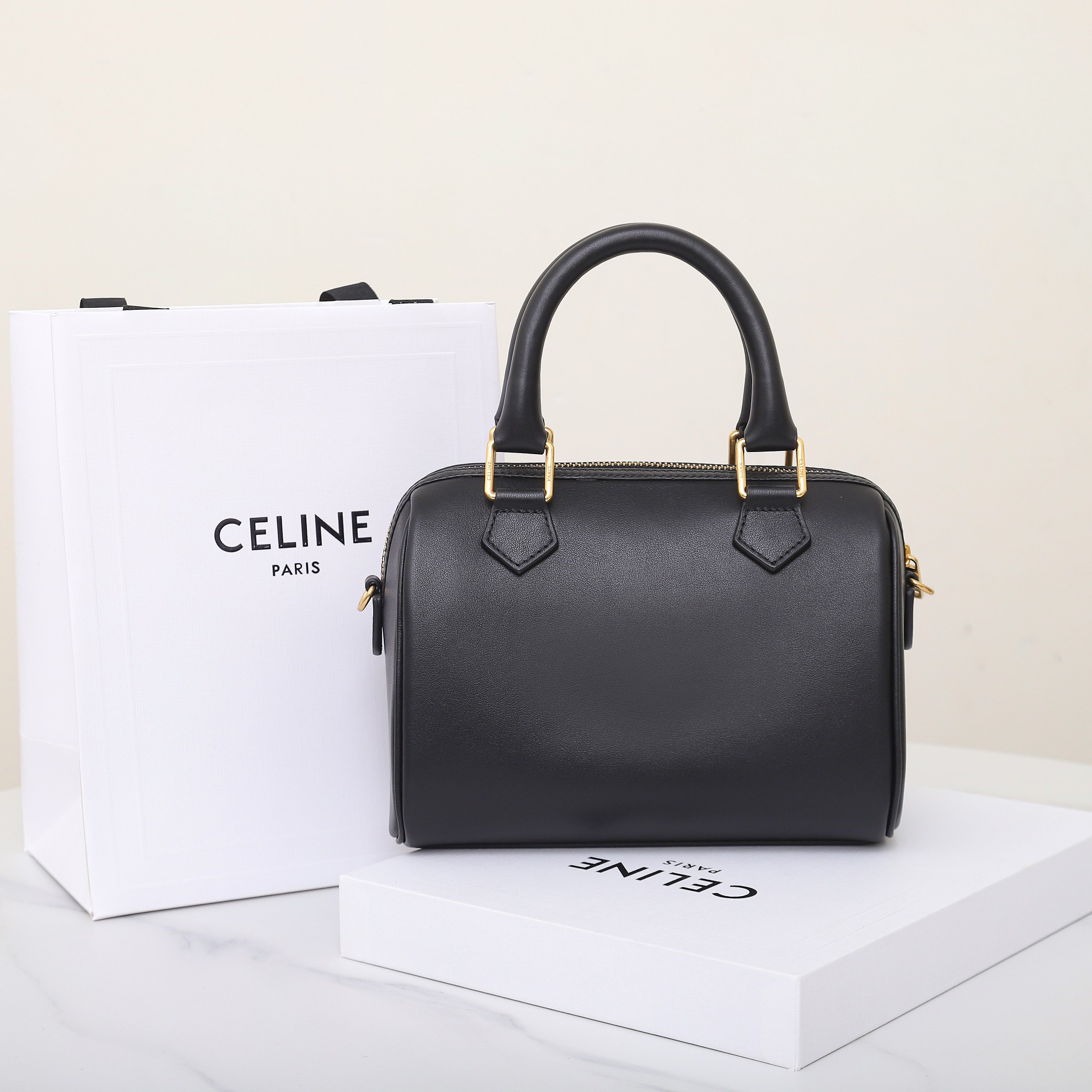 Italian Cowhide Embossed Bucket Handbag - Image 4