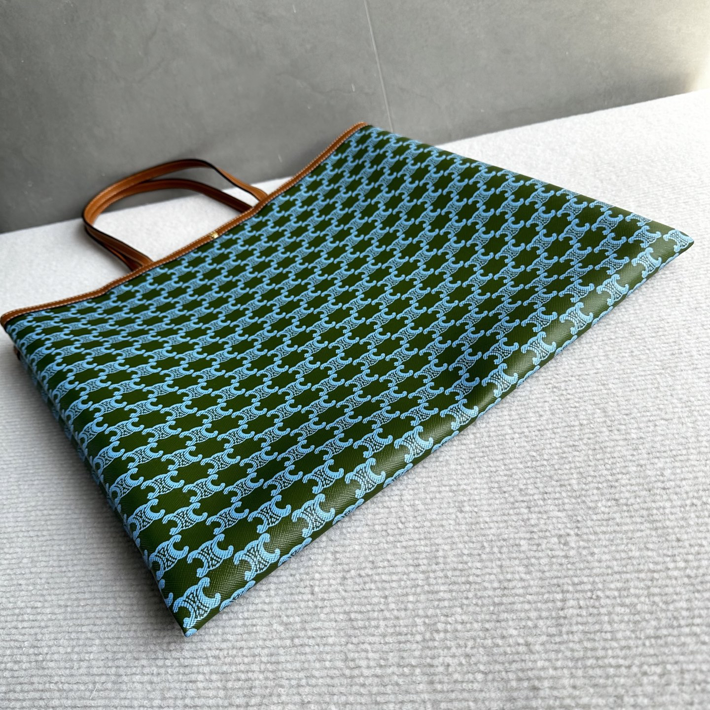 FLAT SHOER Logo-Print Oversized Tote Bag - Image 4