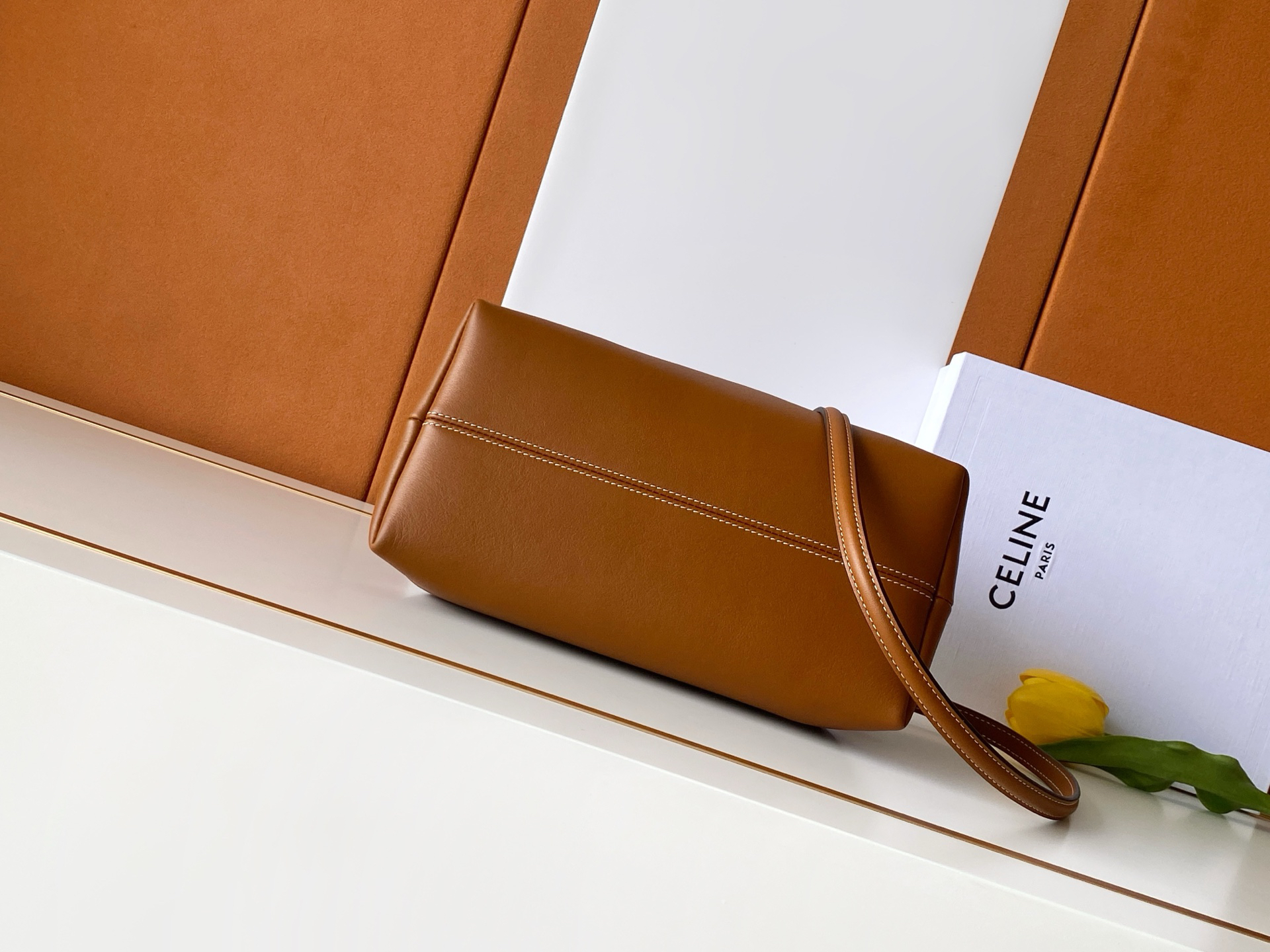 CE DOCTOR UCH Small Cowhide Handbag - Image 4