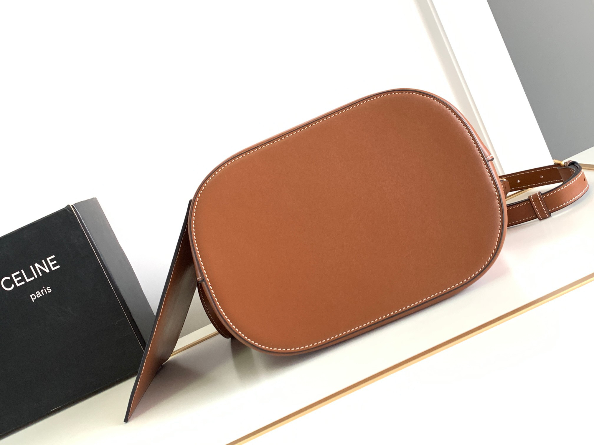 CELINE Louise Medium Smooth Calfskin Leather Handbag - Image 4