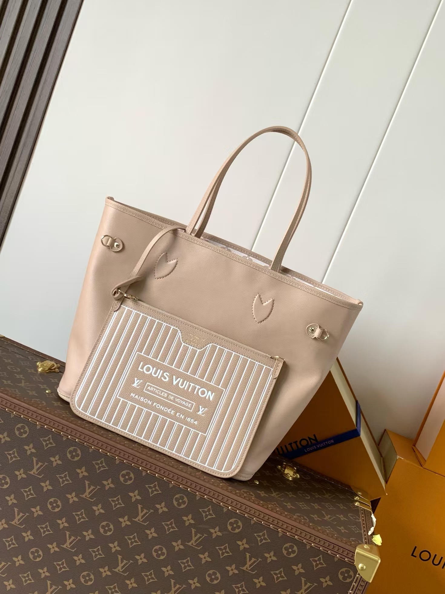 Louis Vuitton Neverfull Inside Out MM Reversible Tote Bag - Image 4