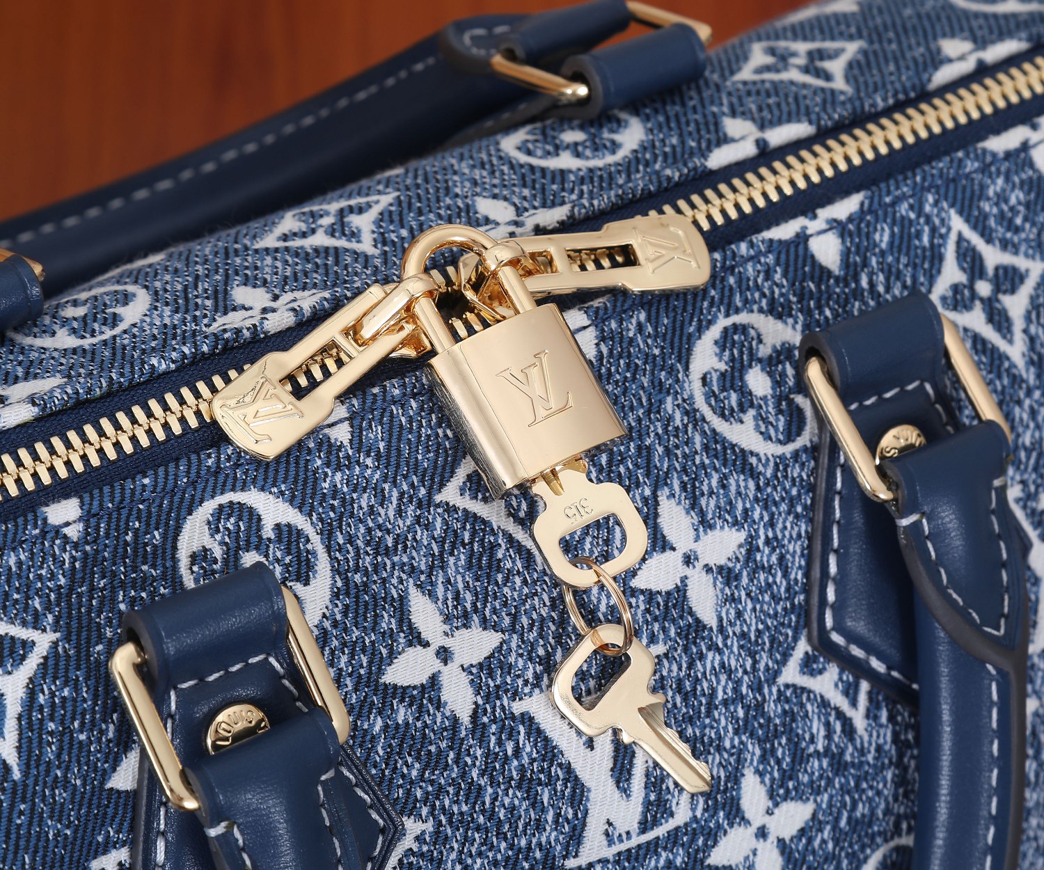 Speedy Bandouliere 25 Denim Handbag - Image 4