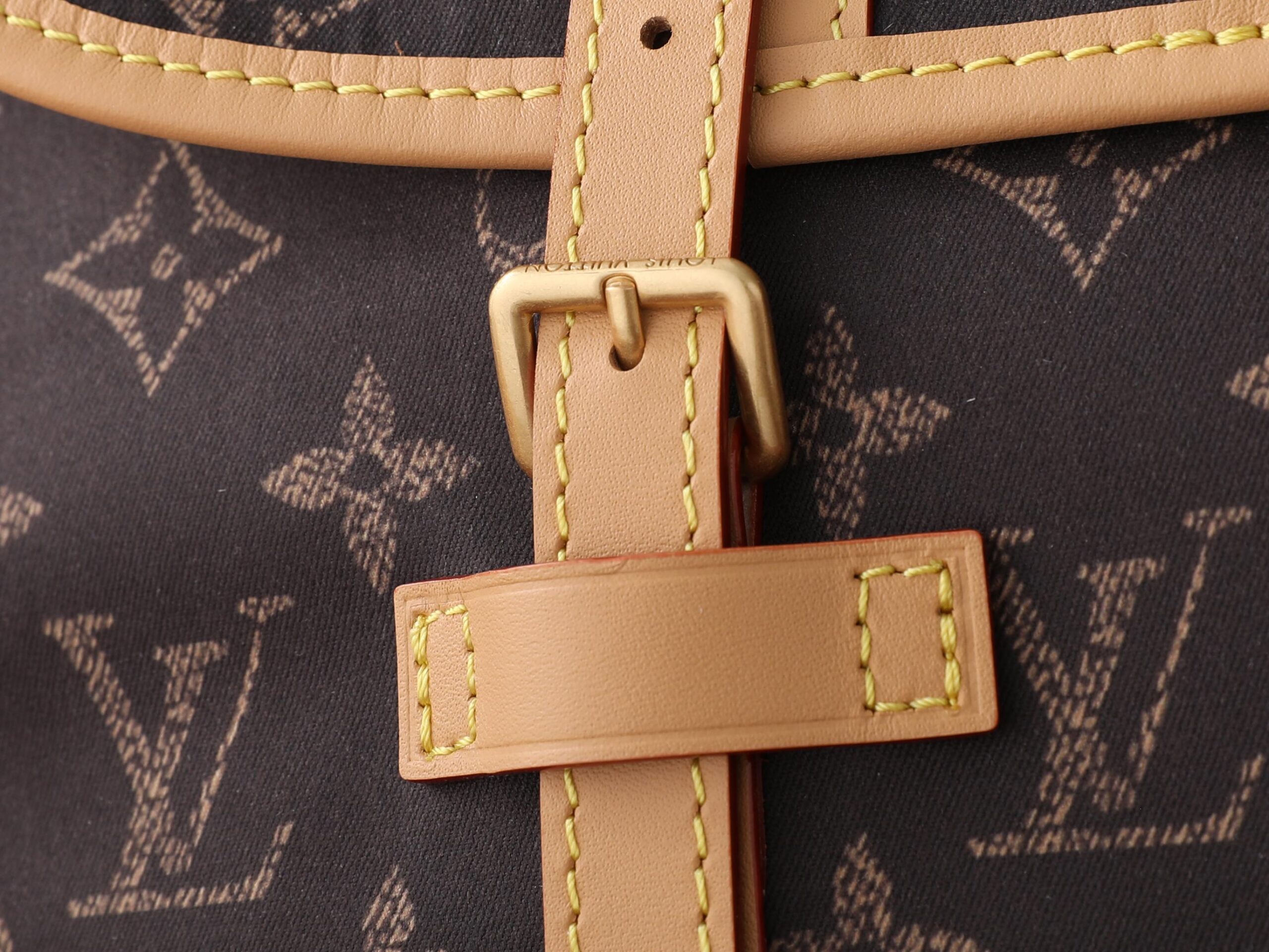 Louis Vuitton Jet Lag Bag - Image 4