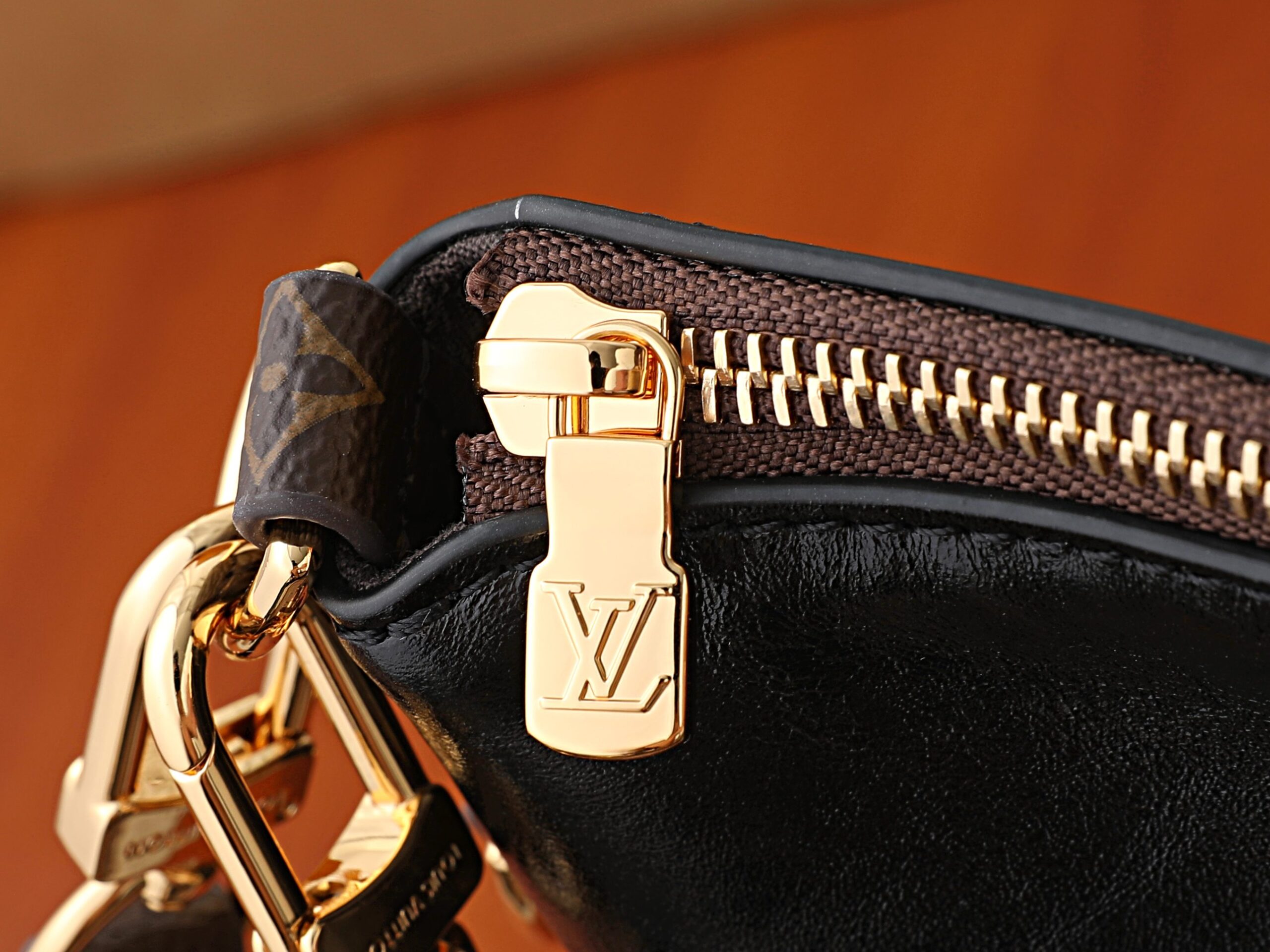 Multipass Handbag in Crackle Leather and Monogram Canvas - Image 4