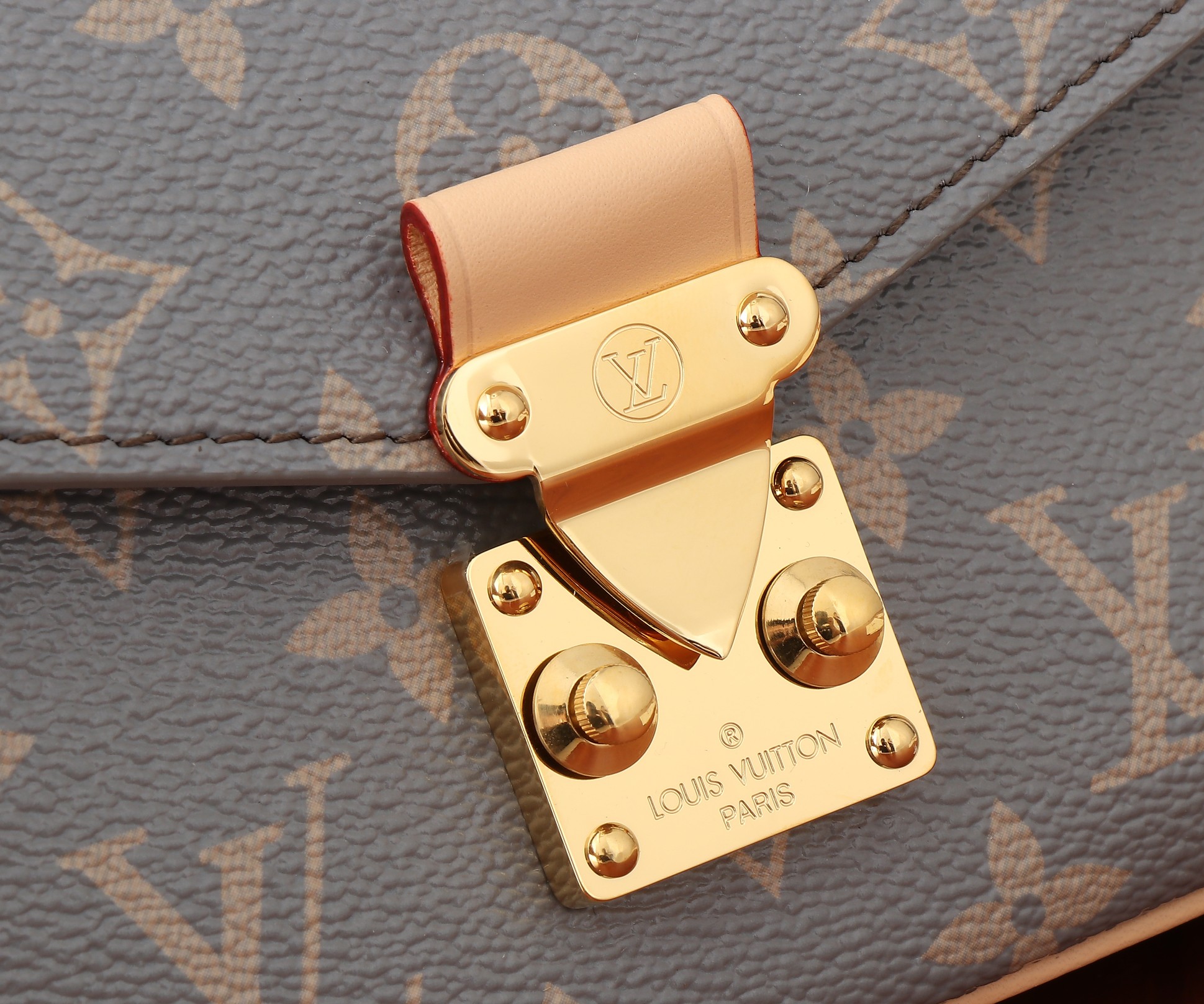 Louis Vuitton Pochette Métis East West Crossbody Bag - Image 4