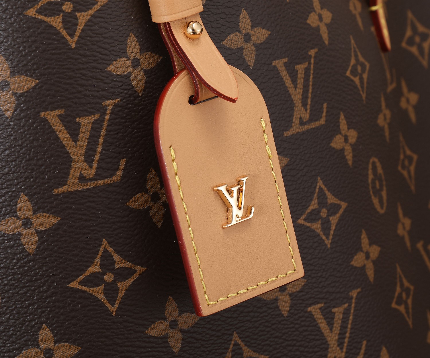 Louis Vuitton CarryAll MM Monogram Canvas Handbag - Image 4