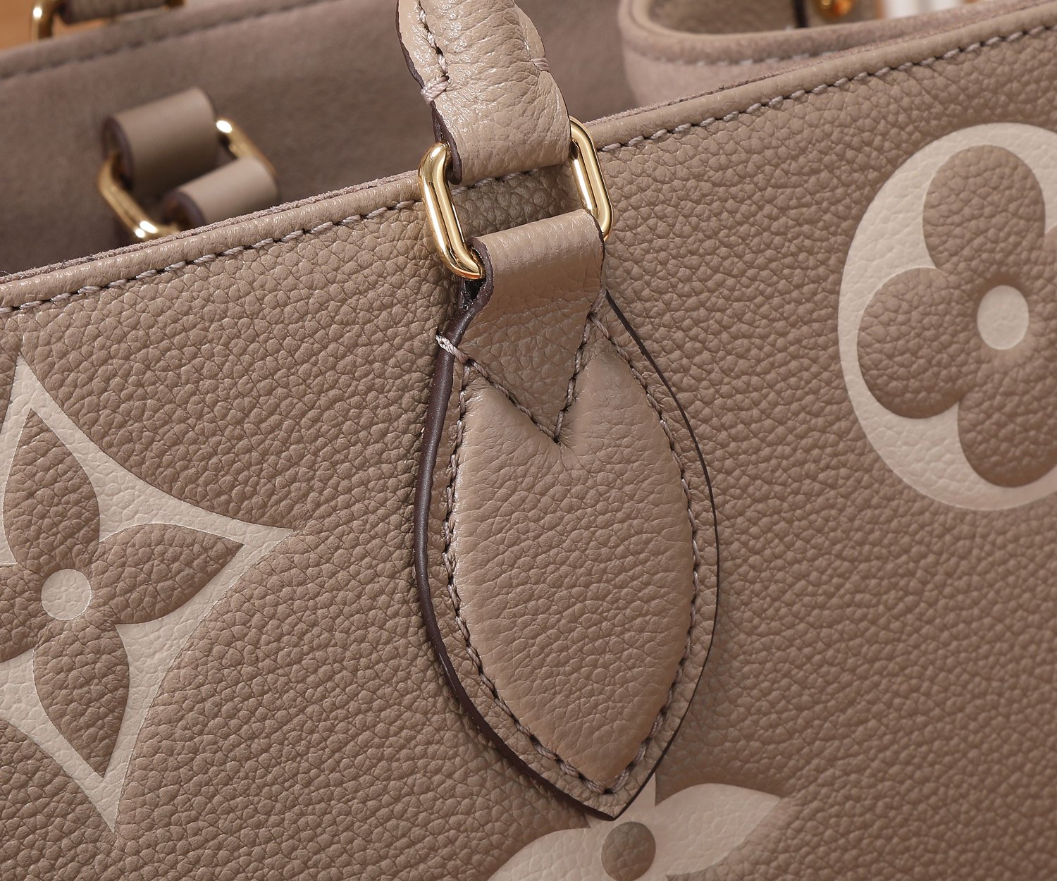 Louis Vuitton OnTheGo Medium Monogram Tote Bag - Image 4