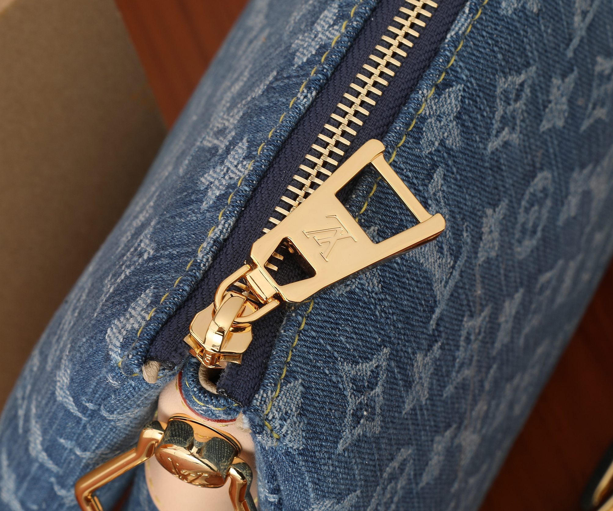 Coussin Small Shoulder Bag - Image 4