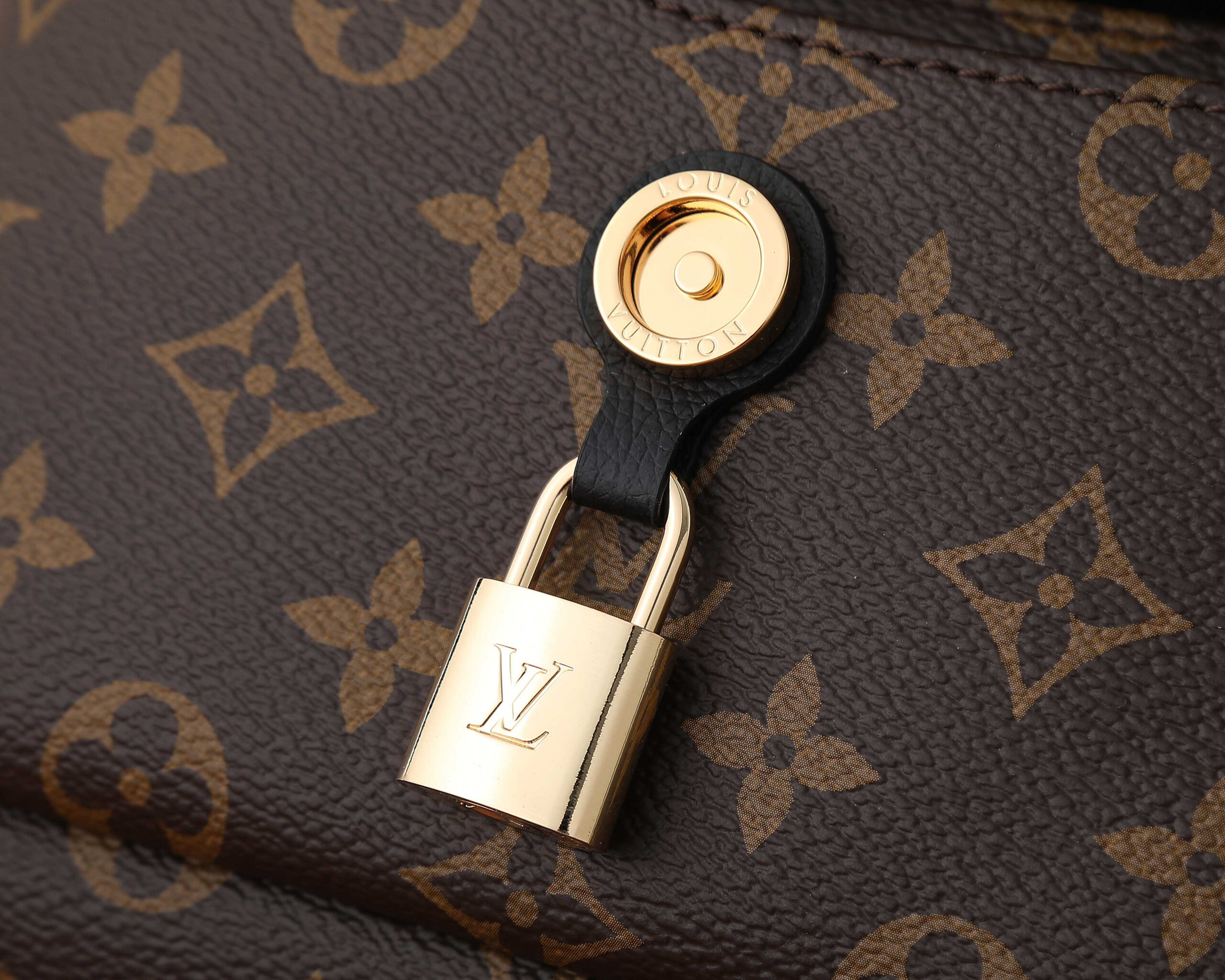 Louis Vuitton BB Monogram Shoulder Bag - Image 4