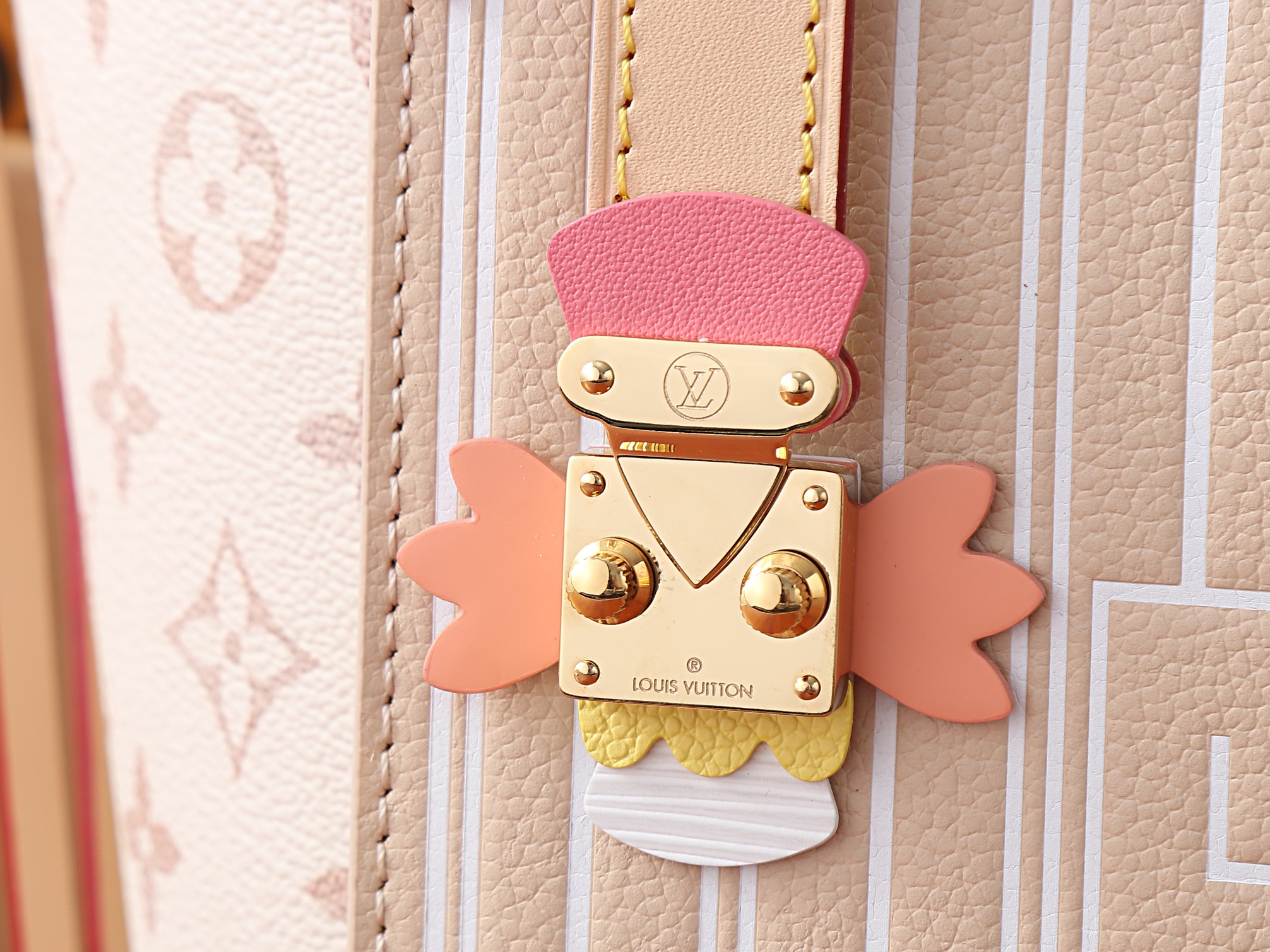 Louis Vuitton LV Crafty Monogram Dune Neverfull MM Tote Bag - Image 4